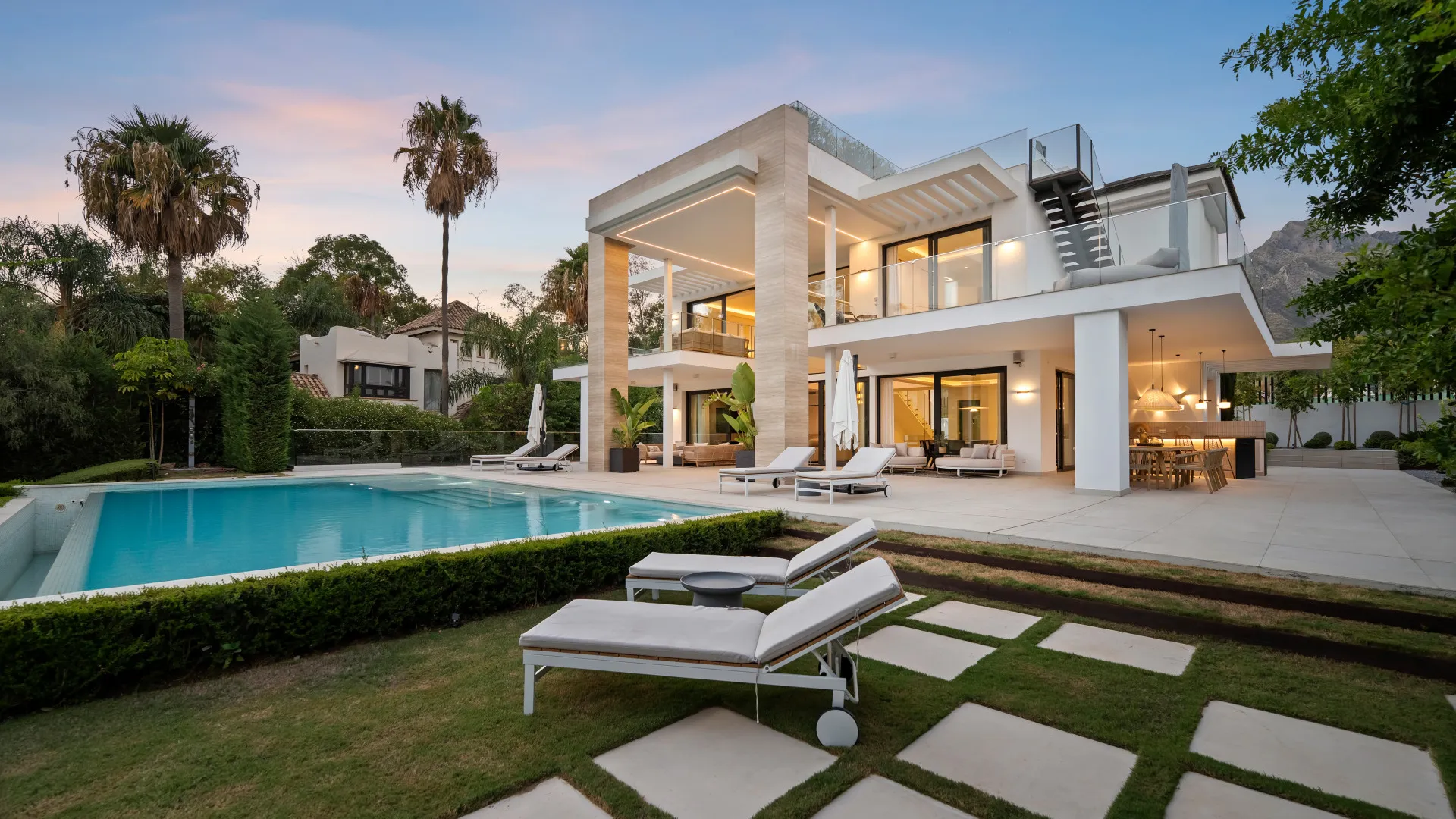 Buy Altos de Puente Romano villa