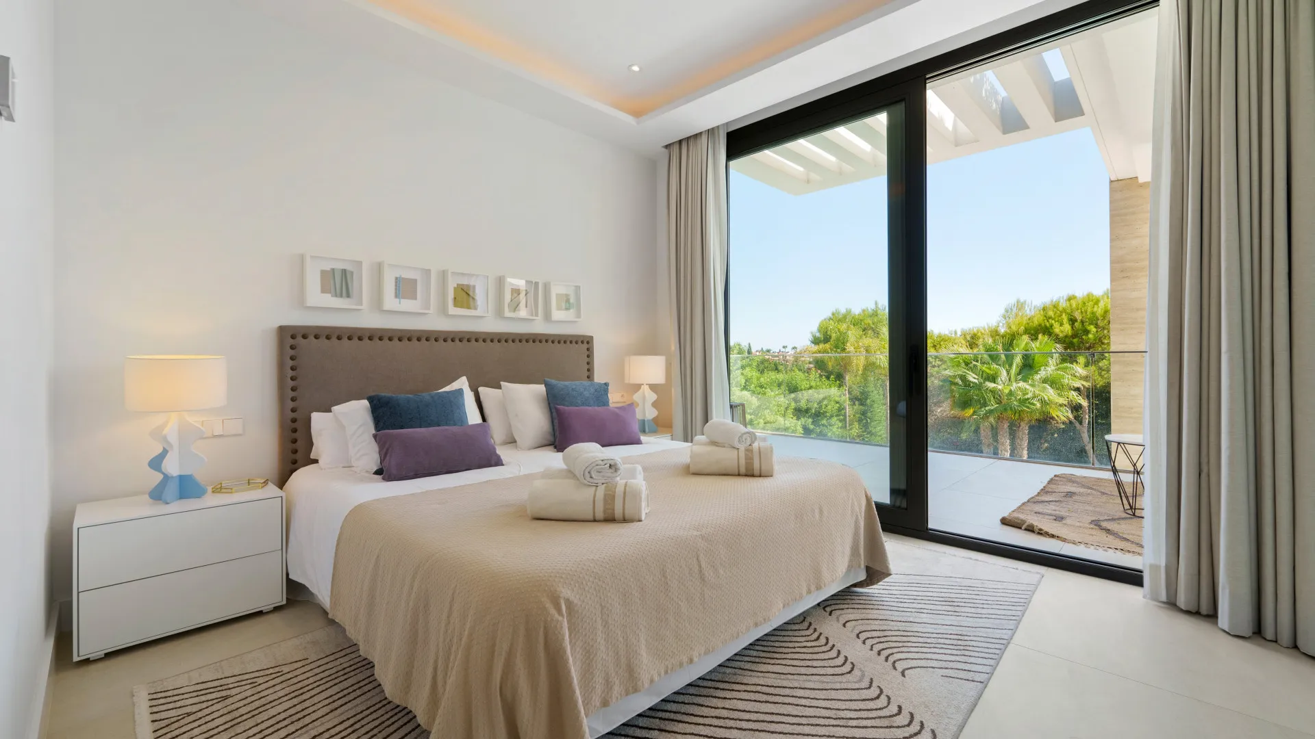 Buy Altos de Puente Romano villa