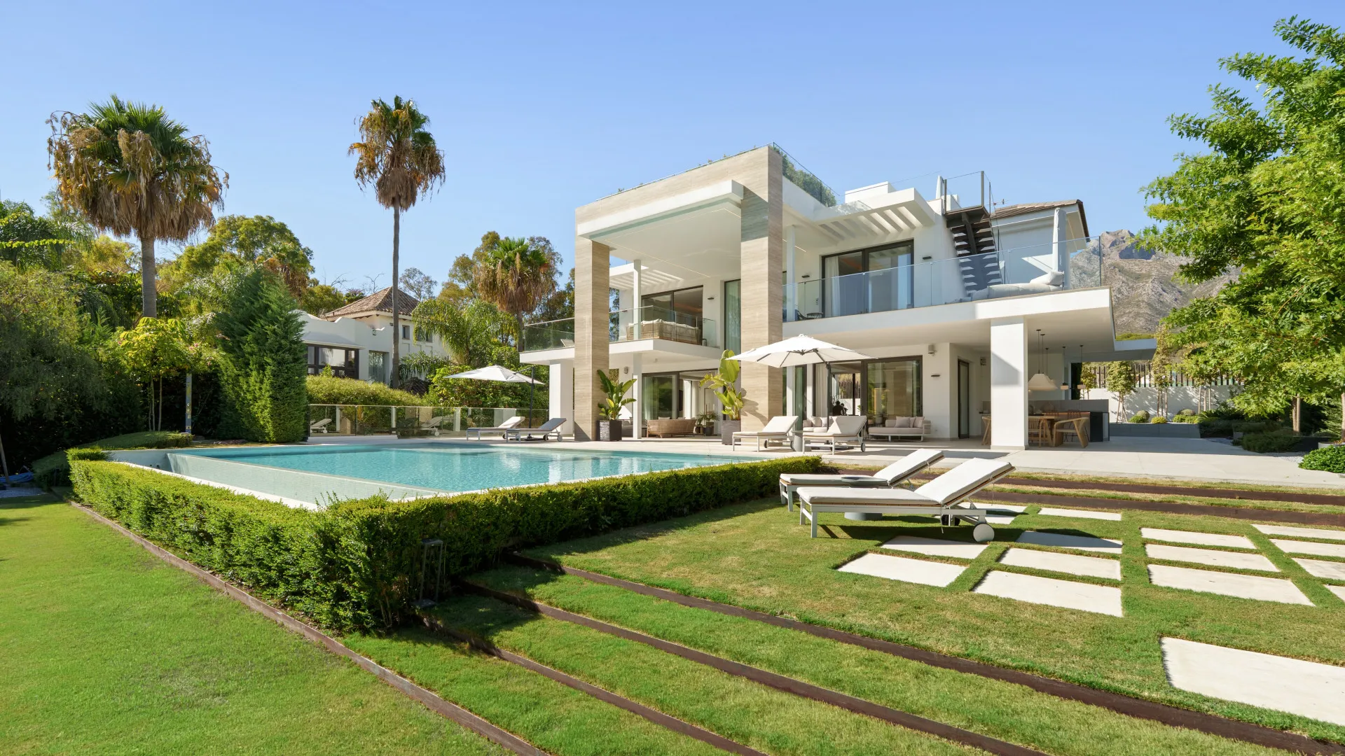 Buy Altos de Puente Romano villa