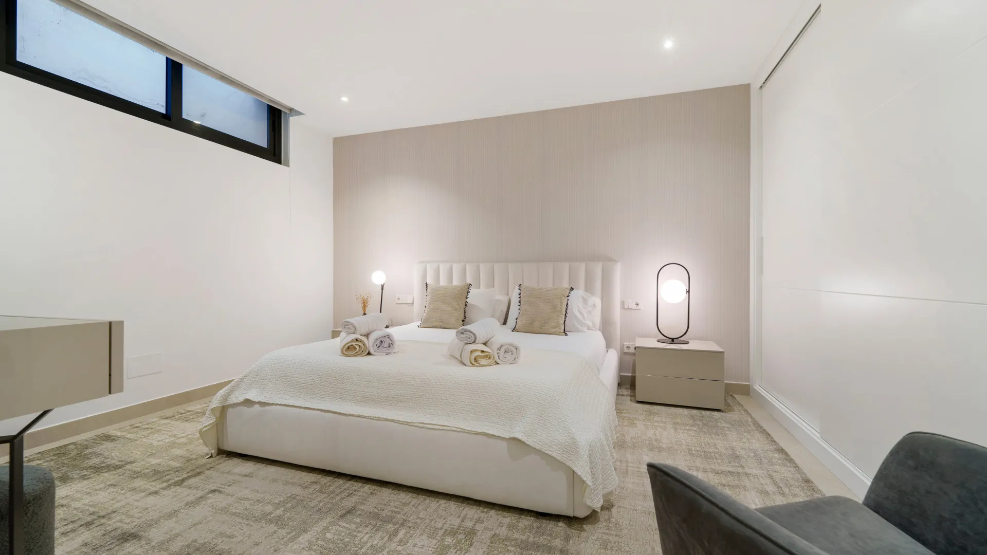 Buy Altos de Puente Romano villa