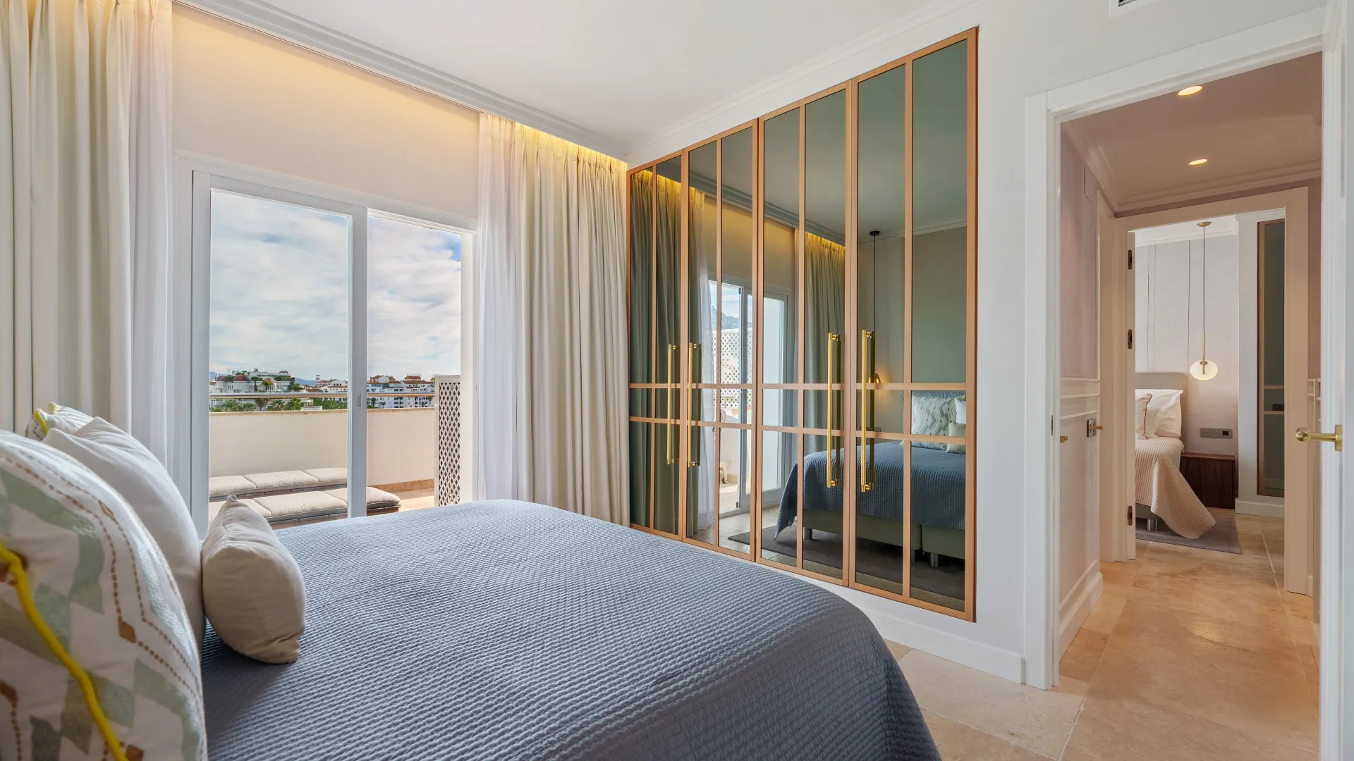 For sale Andalucia del Mar apartment with 2 bedrooms