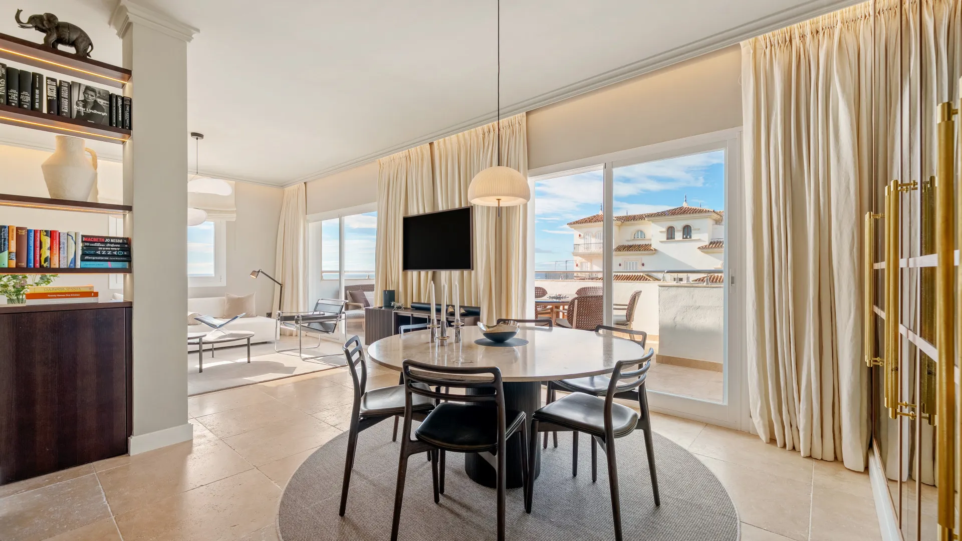 For sale Andalucia del Mar apartment with 2 bedrooms