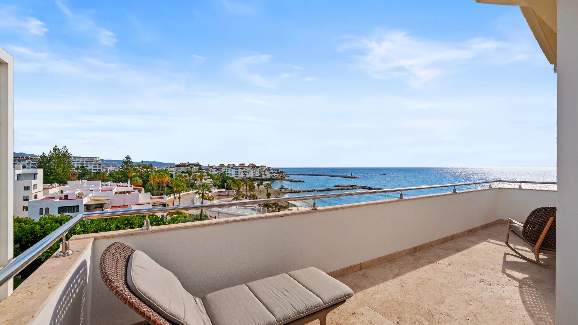 For sale Andalucia del Mar apartment with 2 bedrooms