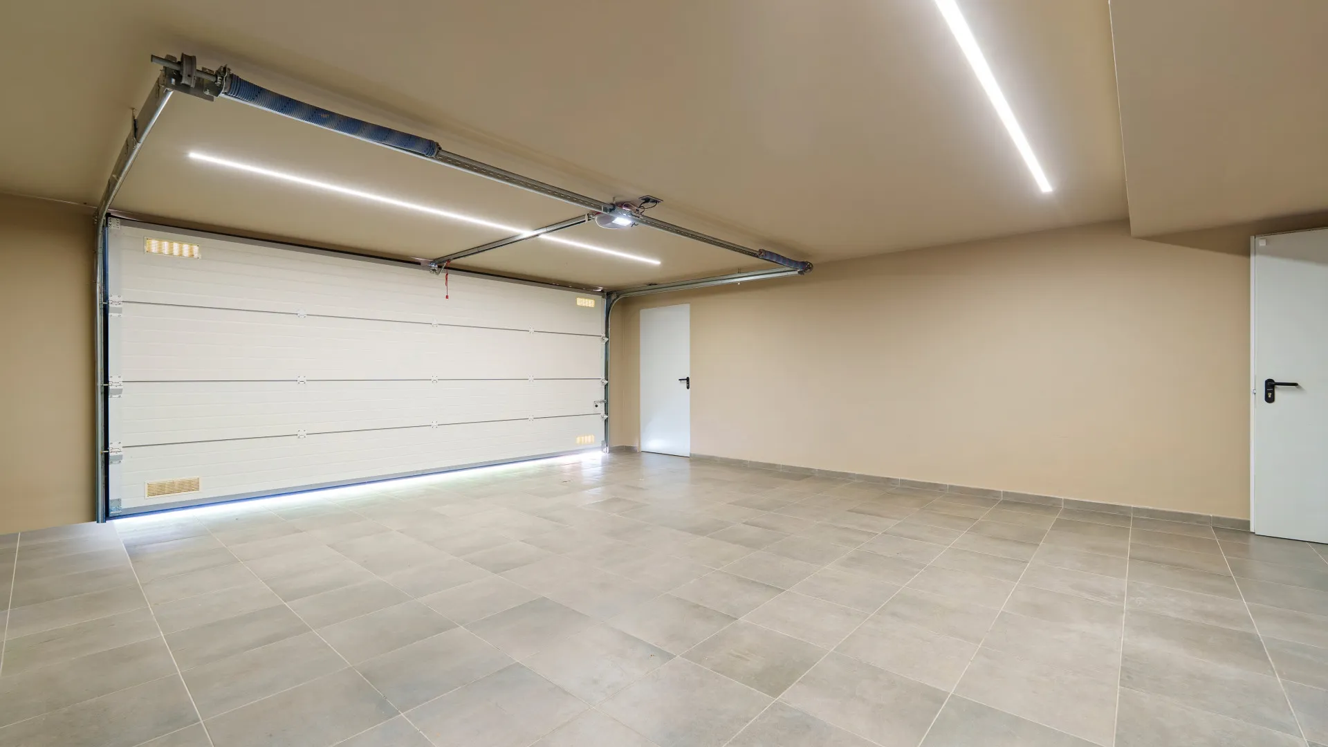 For sale Nueva Andalucia villa with 6 bedrooms