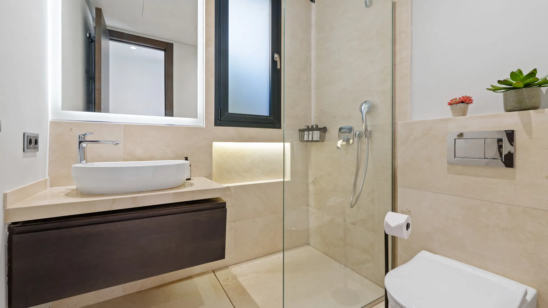 For sale Nueva Andalucia villa with 6 bedrooms