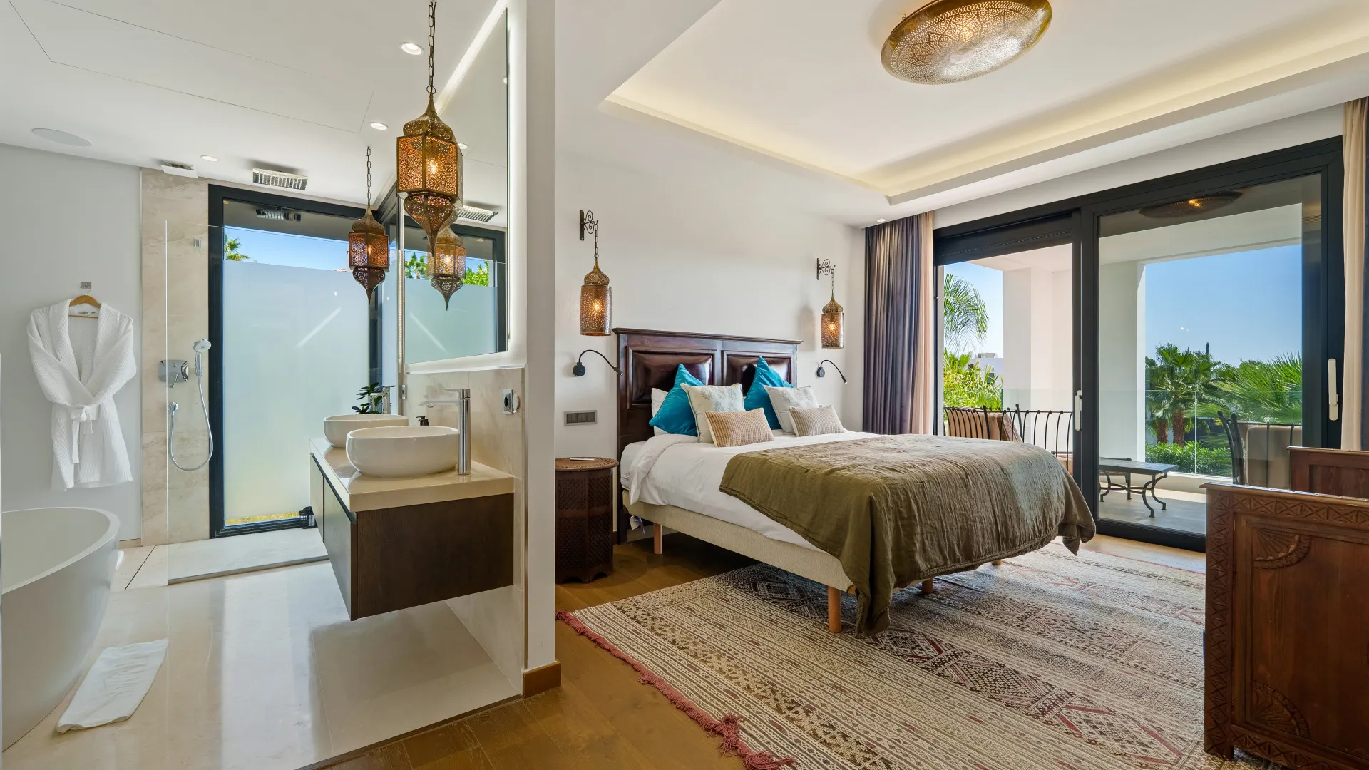 For sale Nueva Andalucia villa with 6 bedrooms