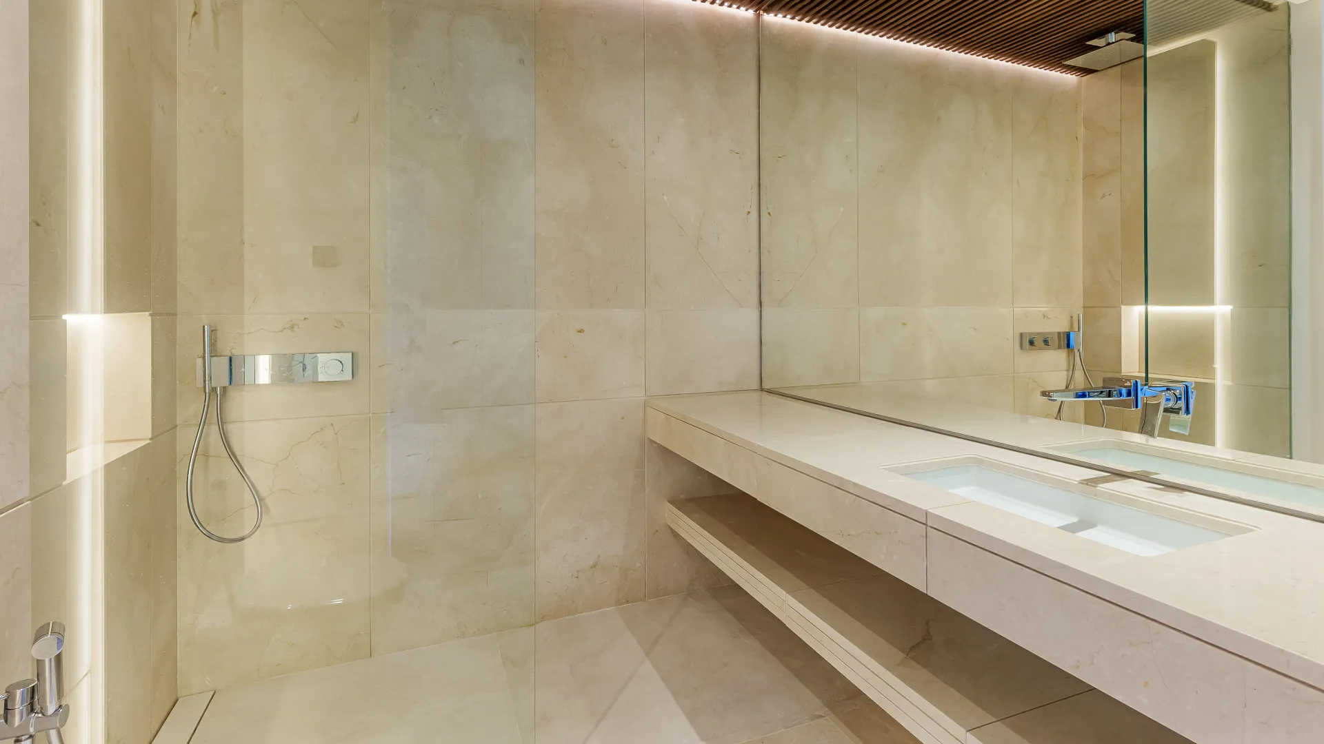 8 bedrooms La Quinta villa for sale