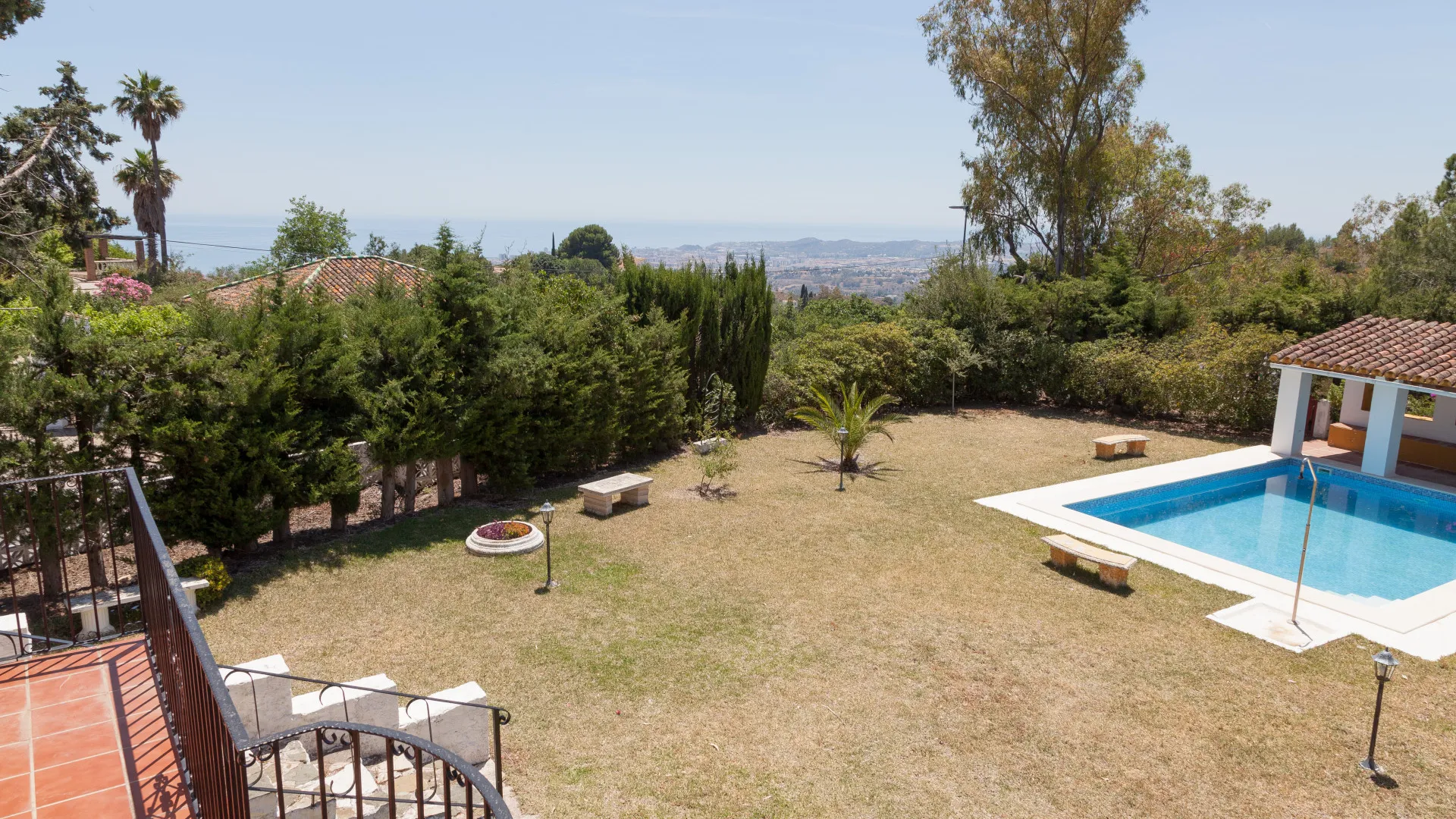 Comprar villa de 5 dormitorios en Mijas