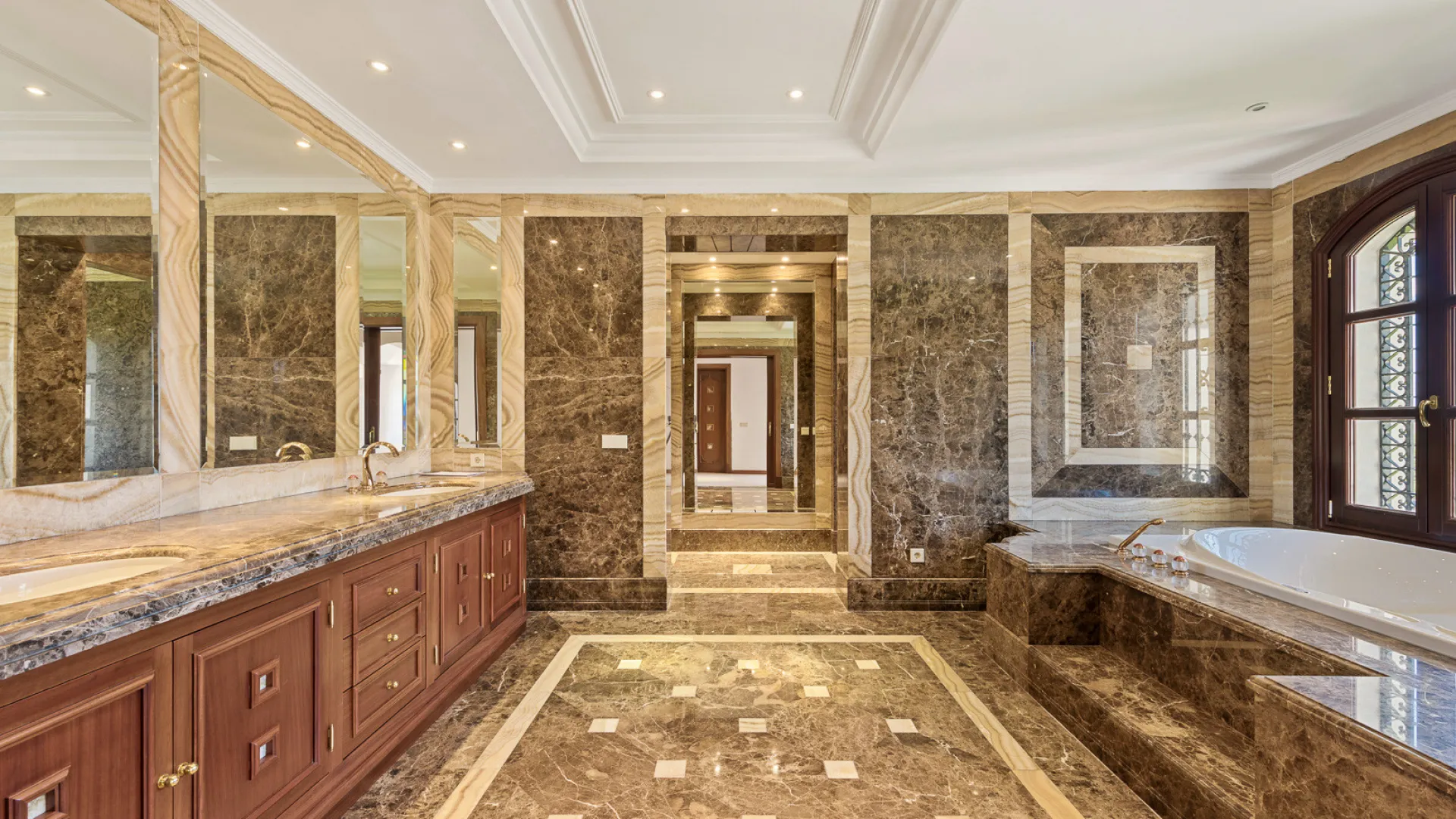 10 bedrooms La Zagaleta villa for sale