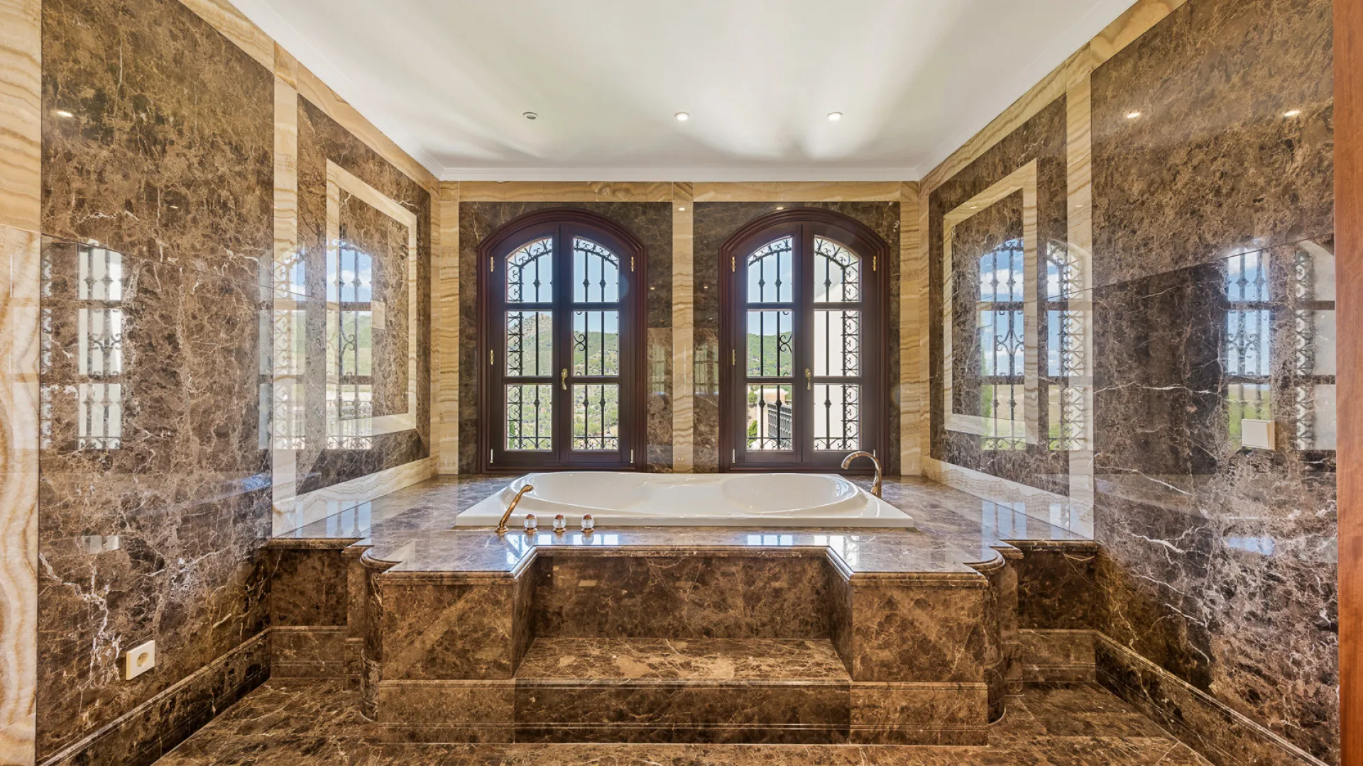 10 bedrooms La Zagaleta villa for sale