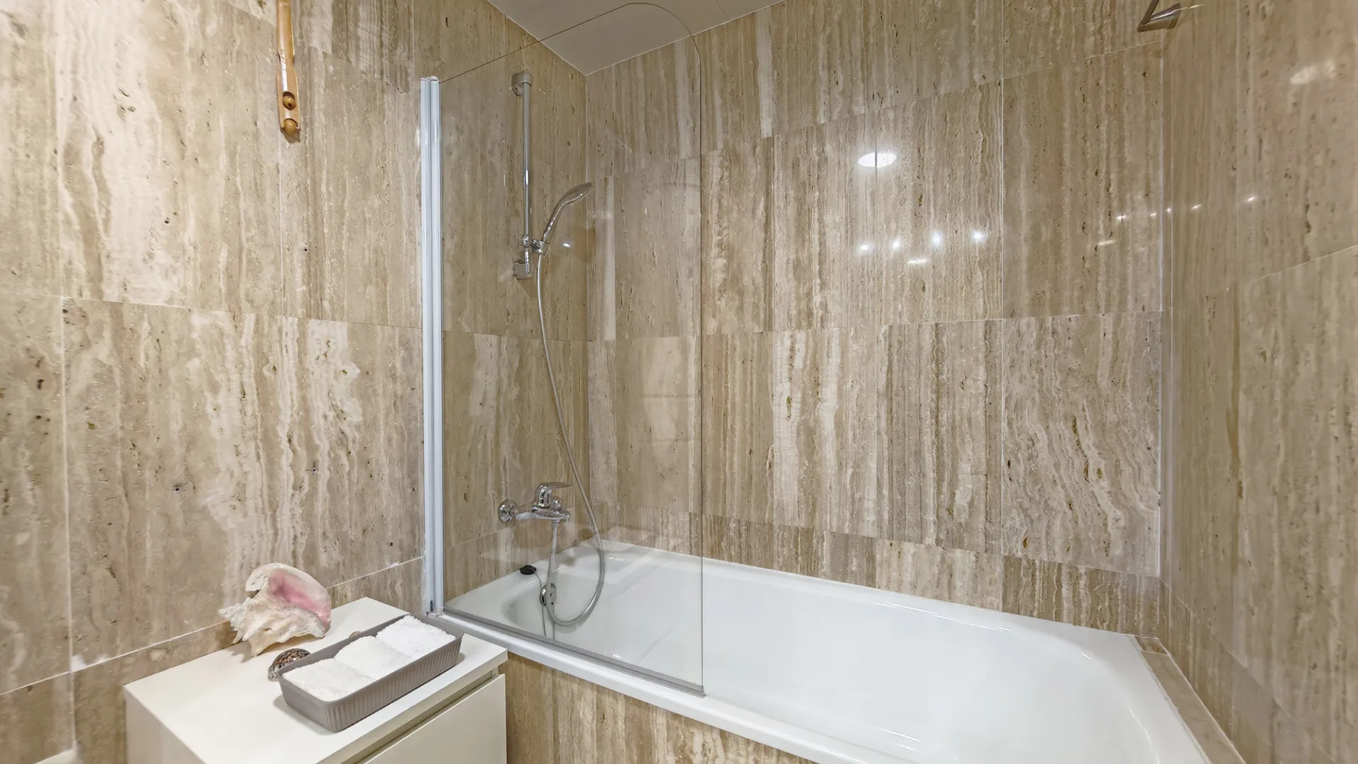Elviria, apartamento planta baja con 2 dormitorios a la venta