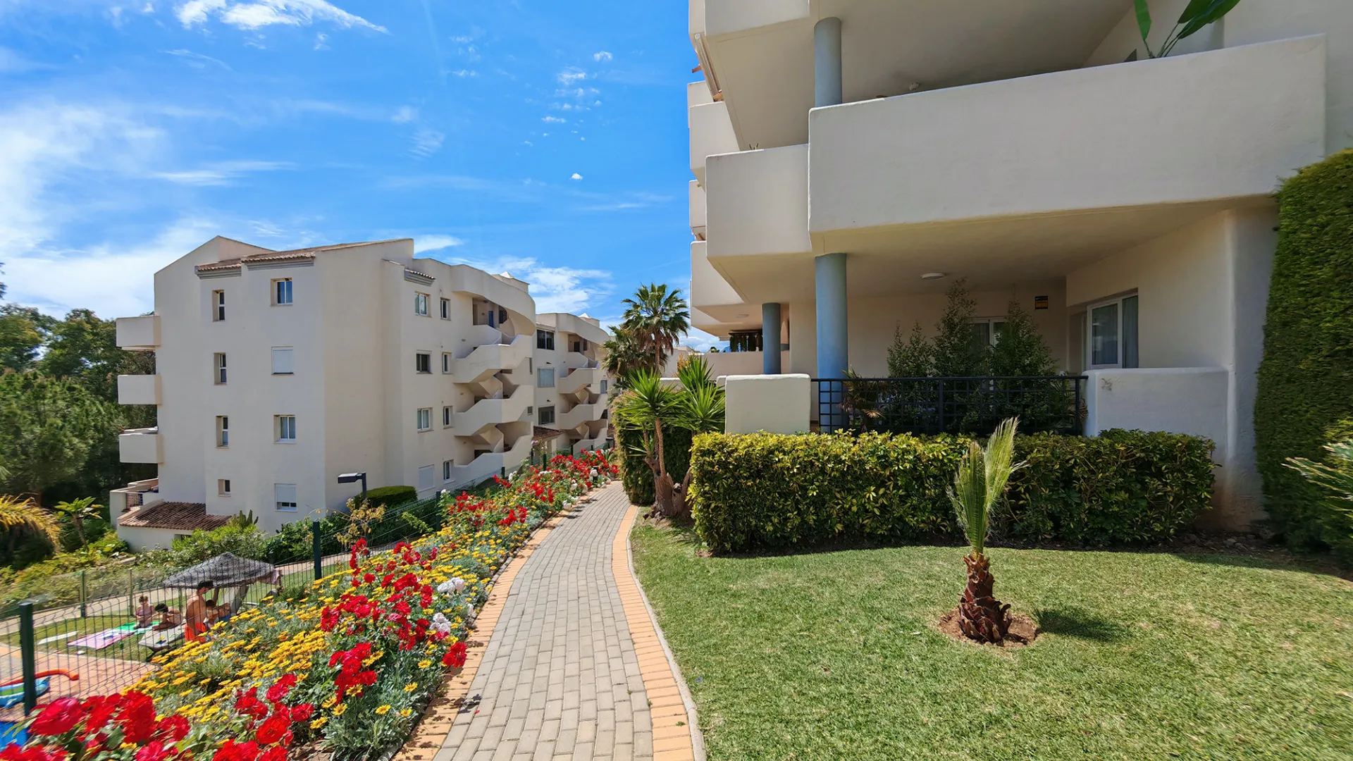 Elviria, apartamento planta baja con 2 dormitorios a la venta