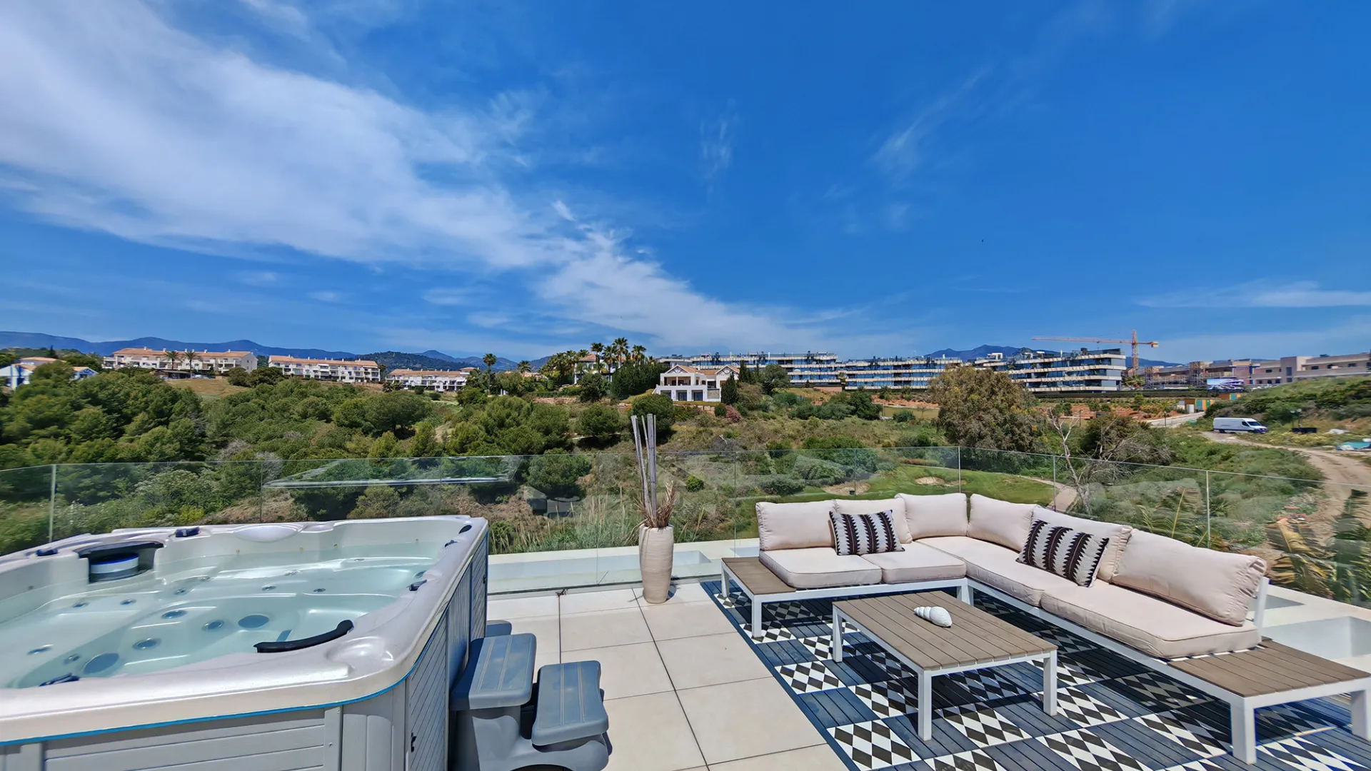 Villa de 5 dormitorios en venta en La Resina Golf