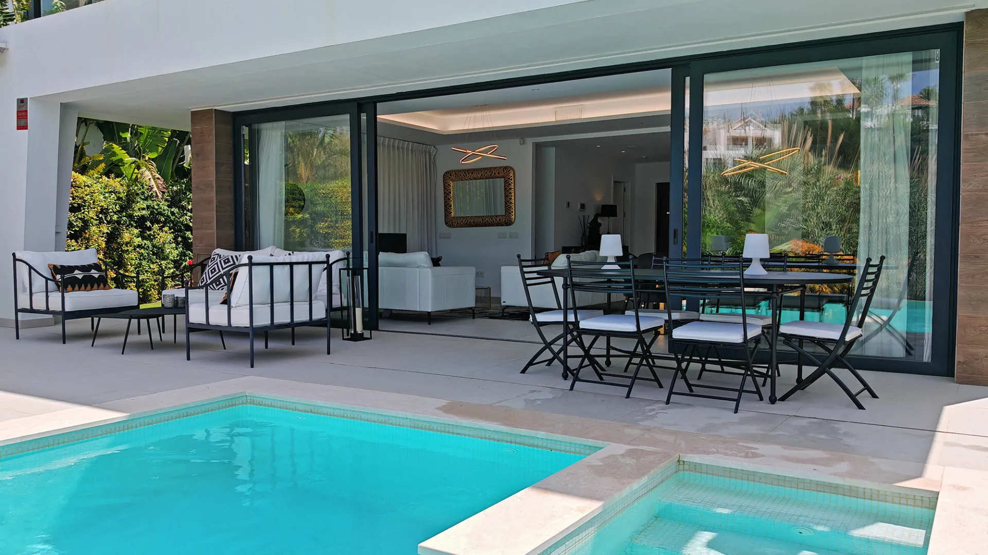 Villa de 5 dormitorios en venta en La Resina Golf