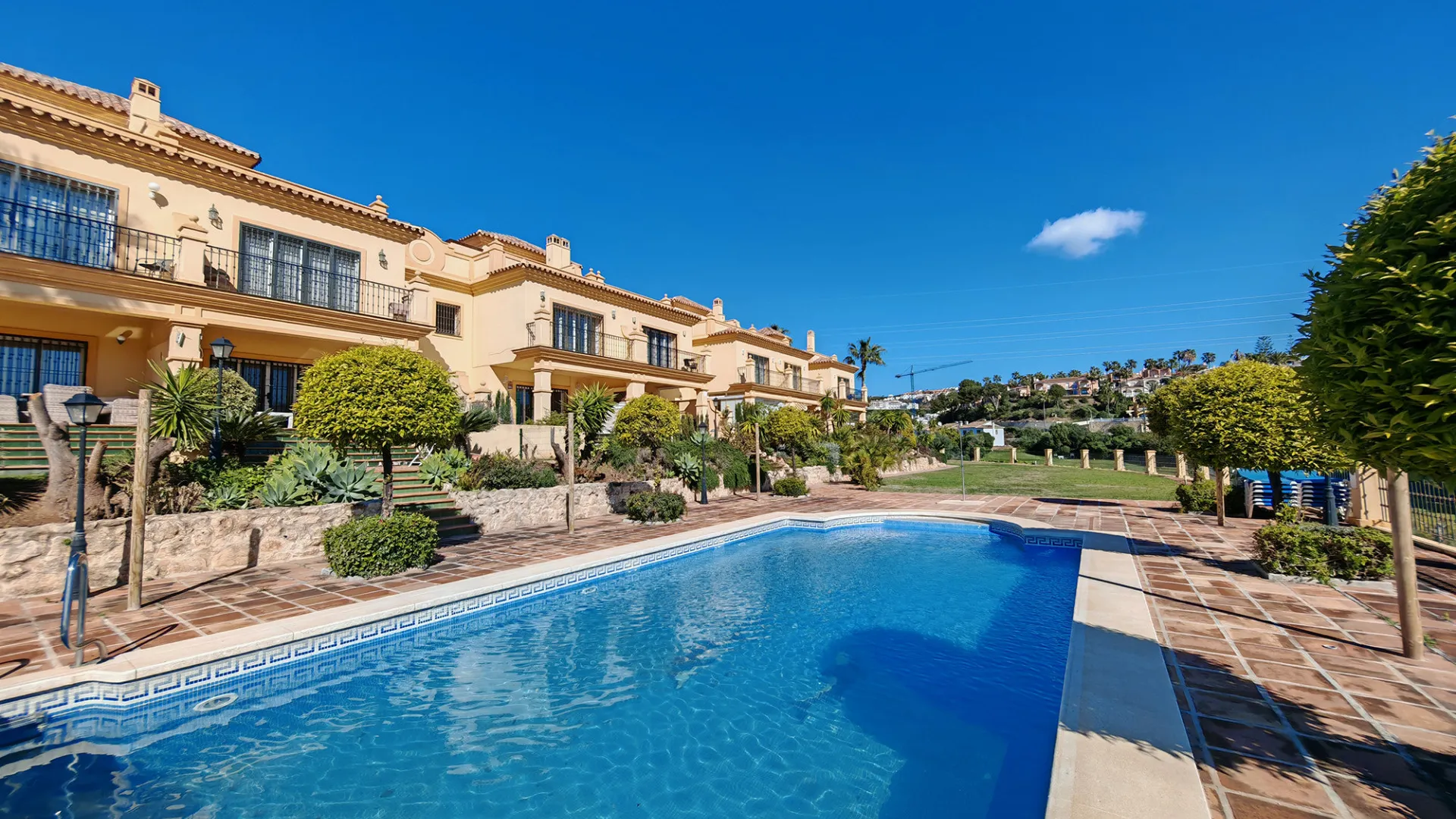 Buy town house in Riviera del Sol with 4 bedrooms