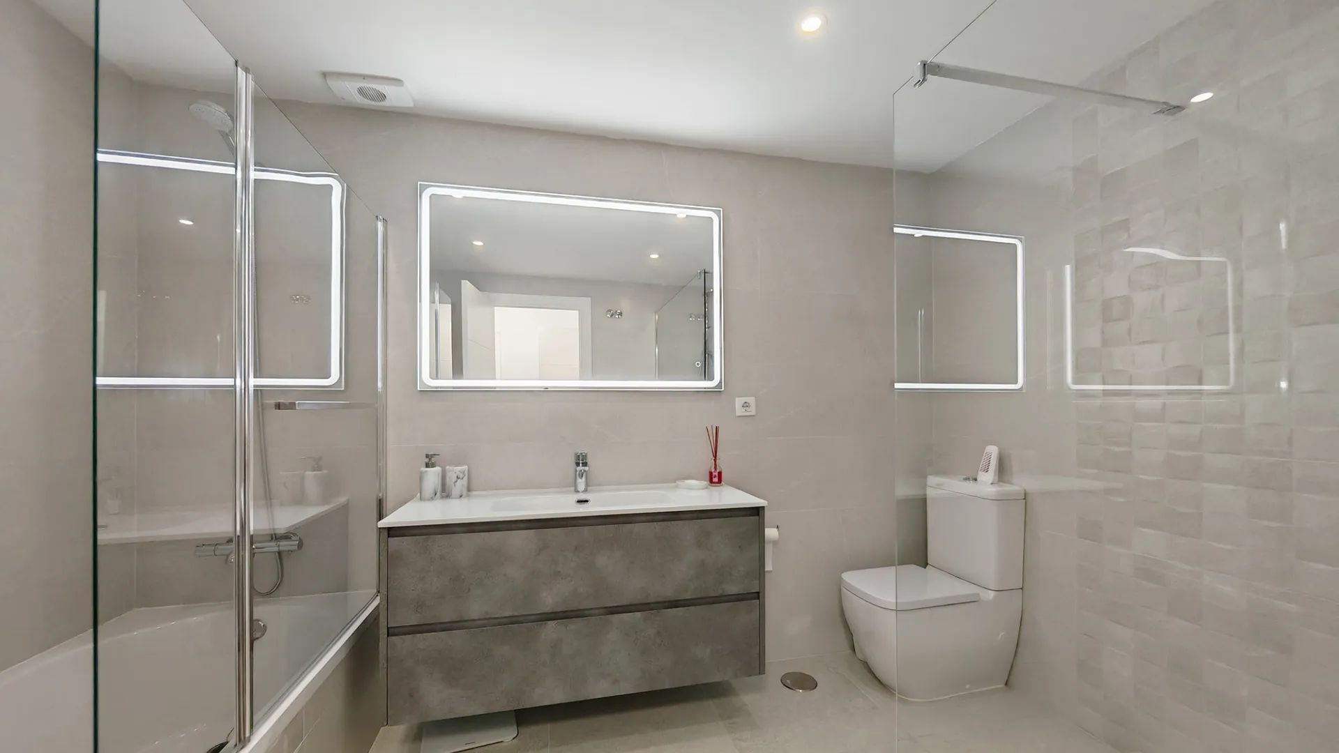Buy town house in Riviera del Sol with 4 bedrooms