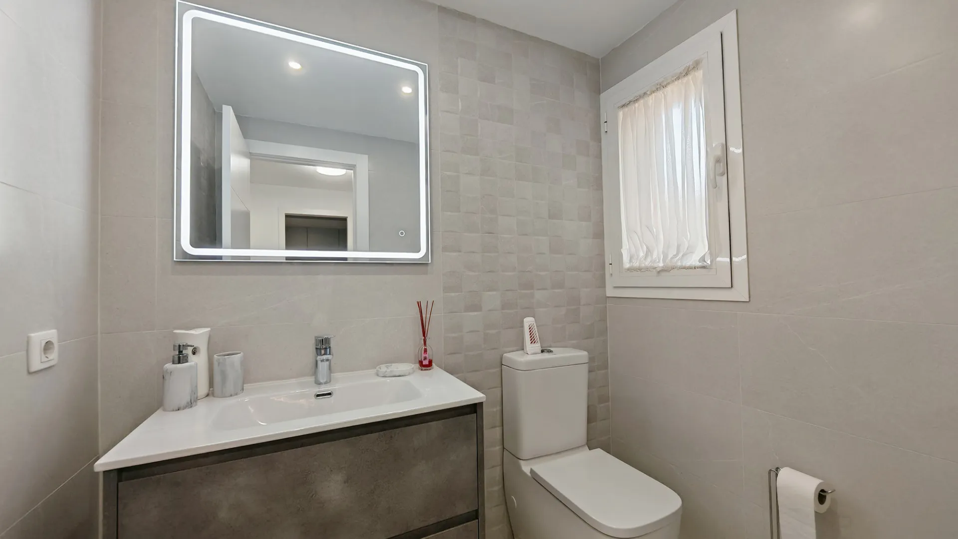 Buy town house in Riviera del Sol with 4 bedrooms