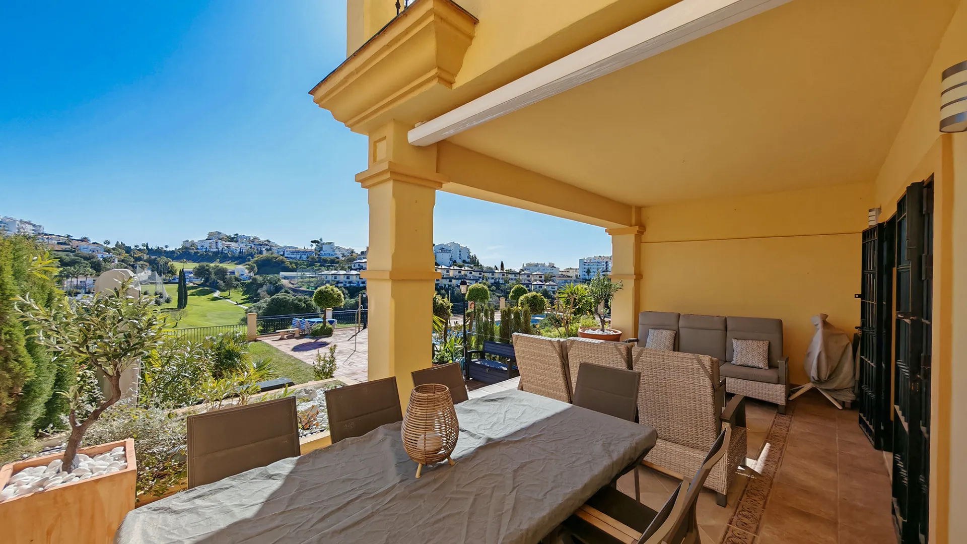 Buy town house in Riviera del Sol with 4 bedrooms