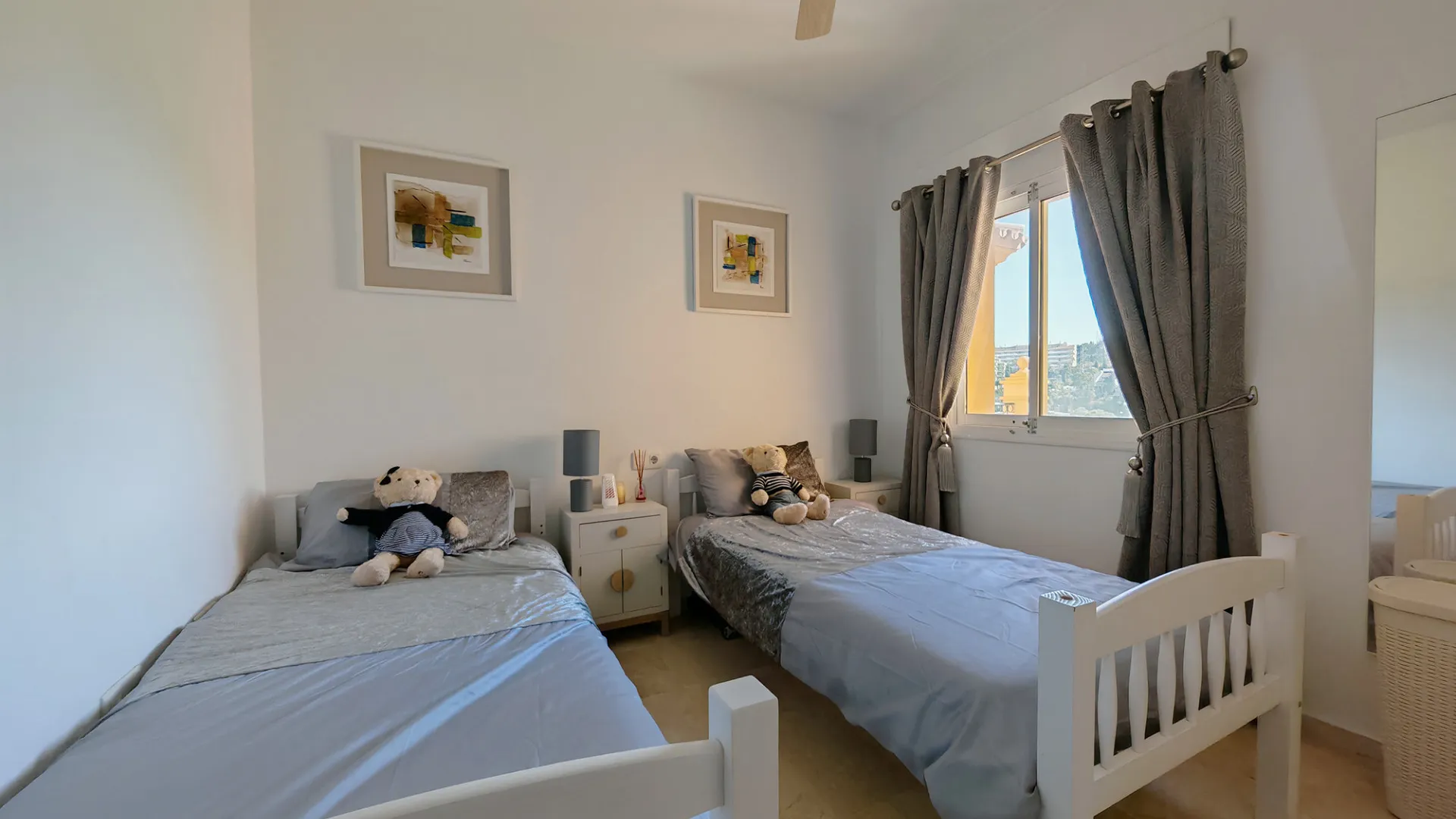 Buy town house in Riviera del Sol with 4 bedrooms