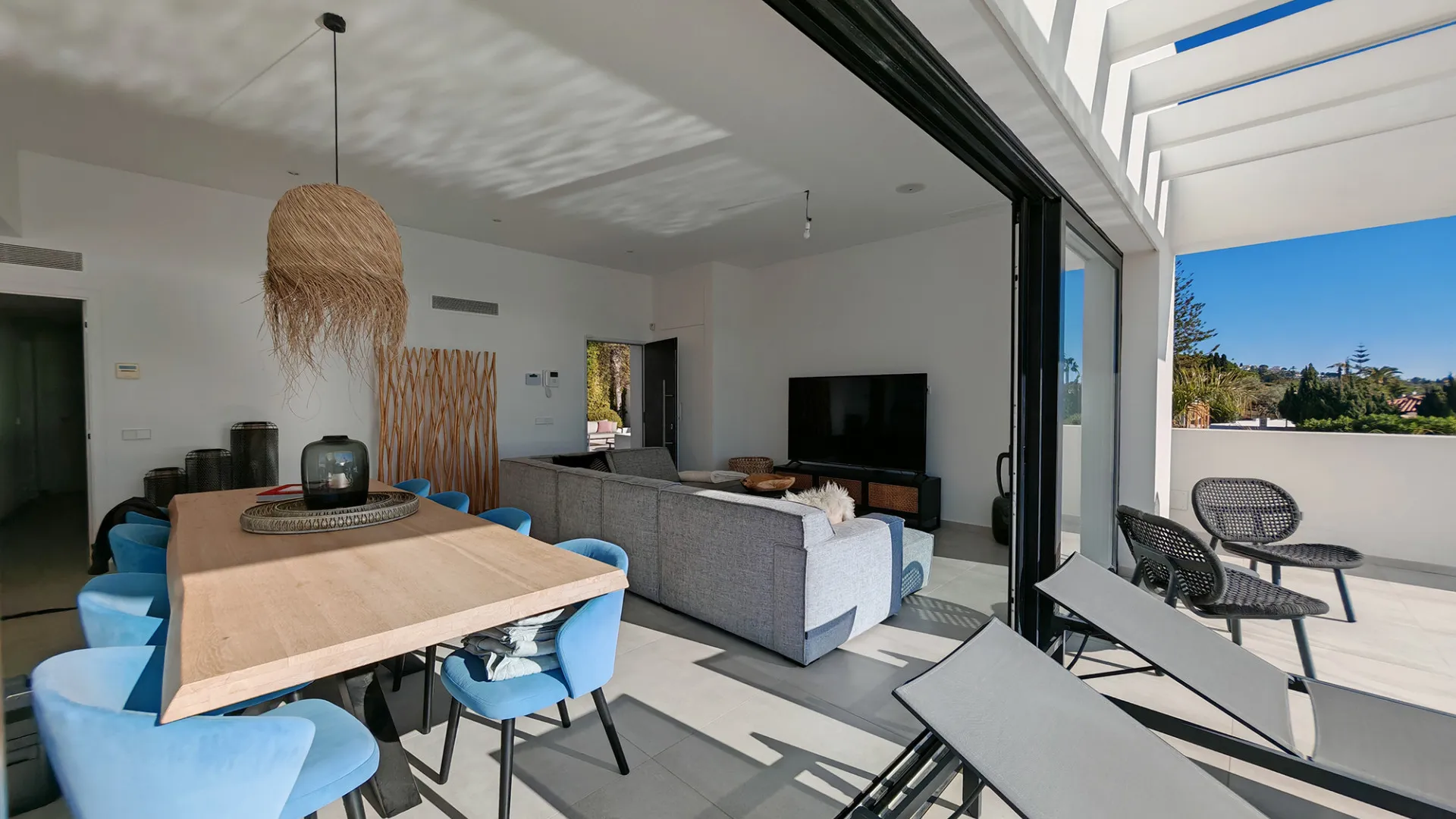 5 bedrooms villa for sale in El Chaparral