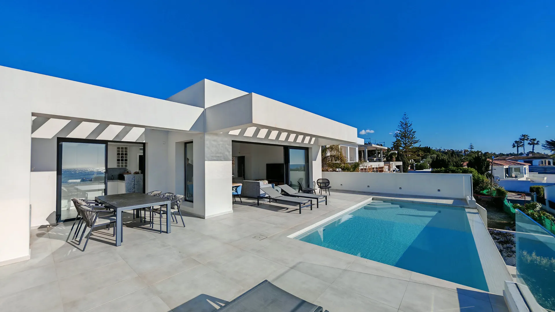 5 bedrooms villa for sale in El Chaparral