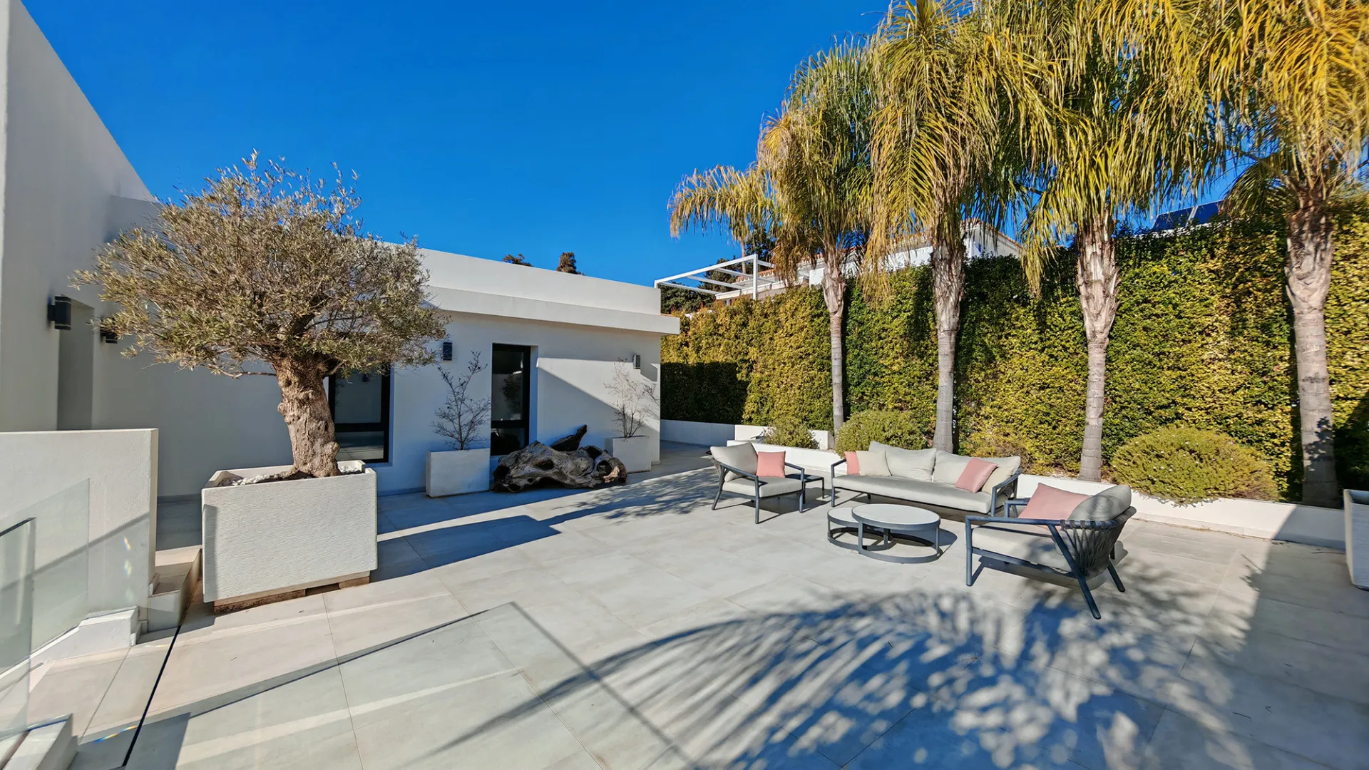 5 bedrooms villa for sale in El Chaparral