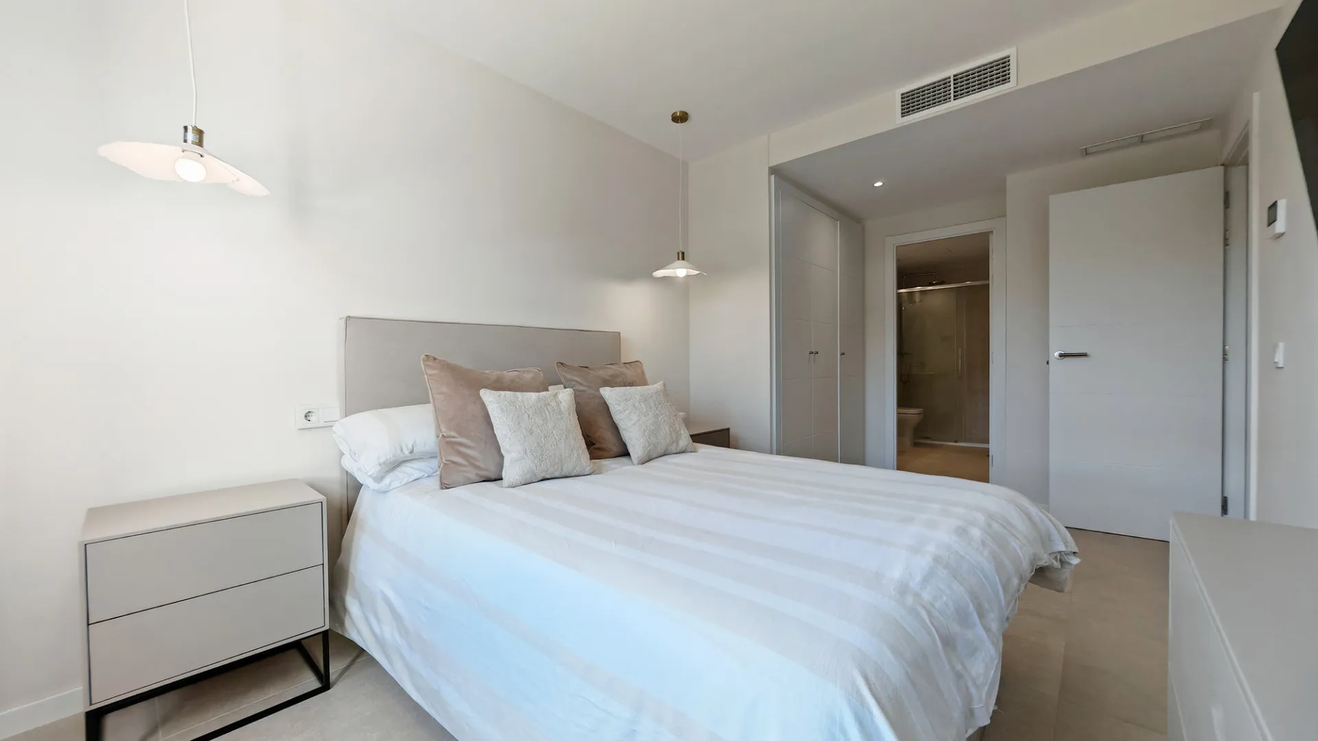 Se vende adosado de 4 dormitorios en Cala de Mijas