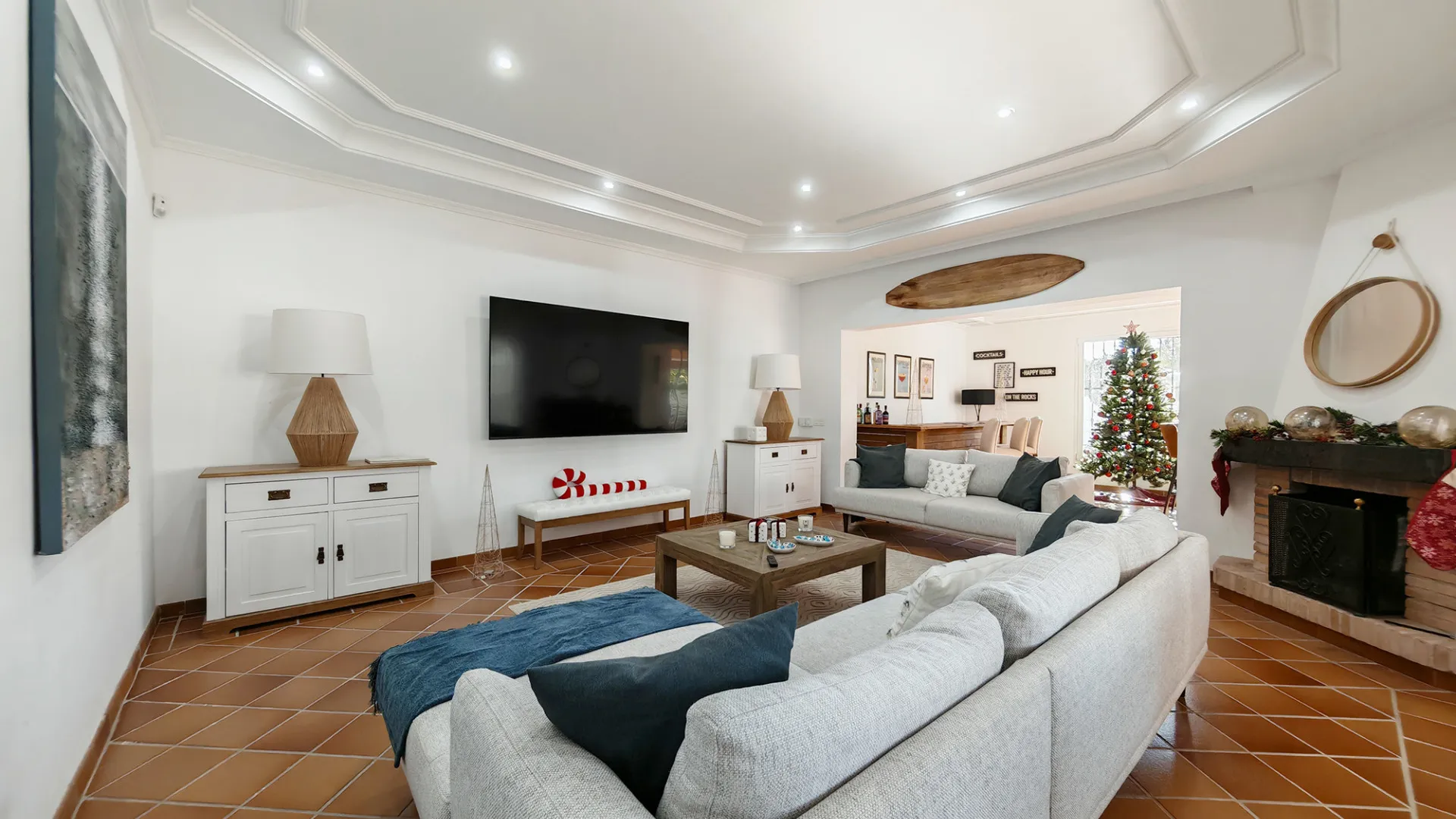 Villa in Las Chapas for sale