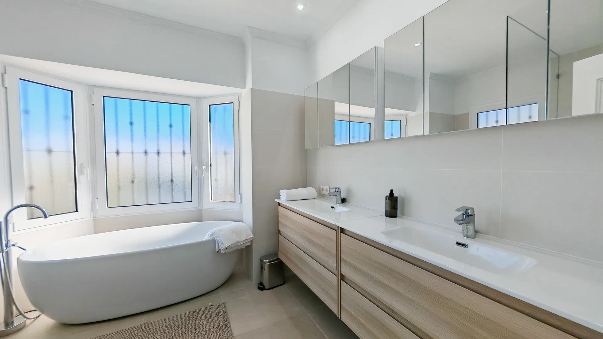 Villa in Las Chapas for sale