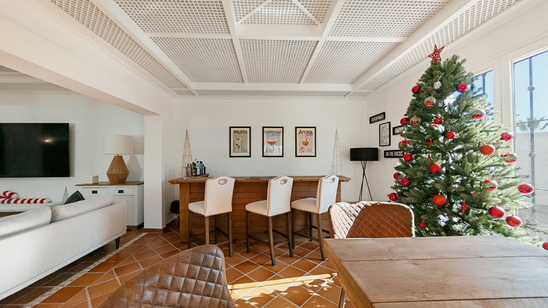 Villa in Las Chapas for sale