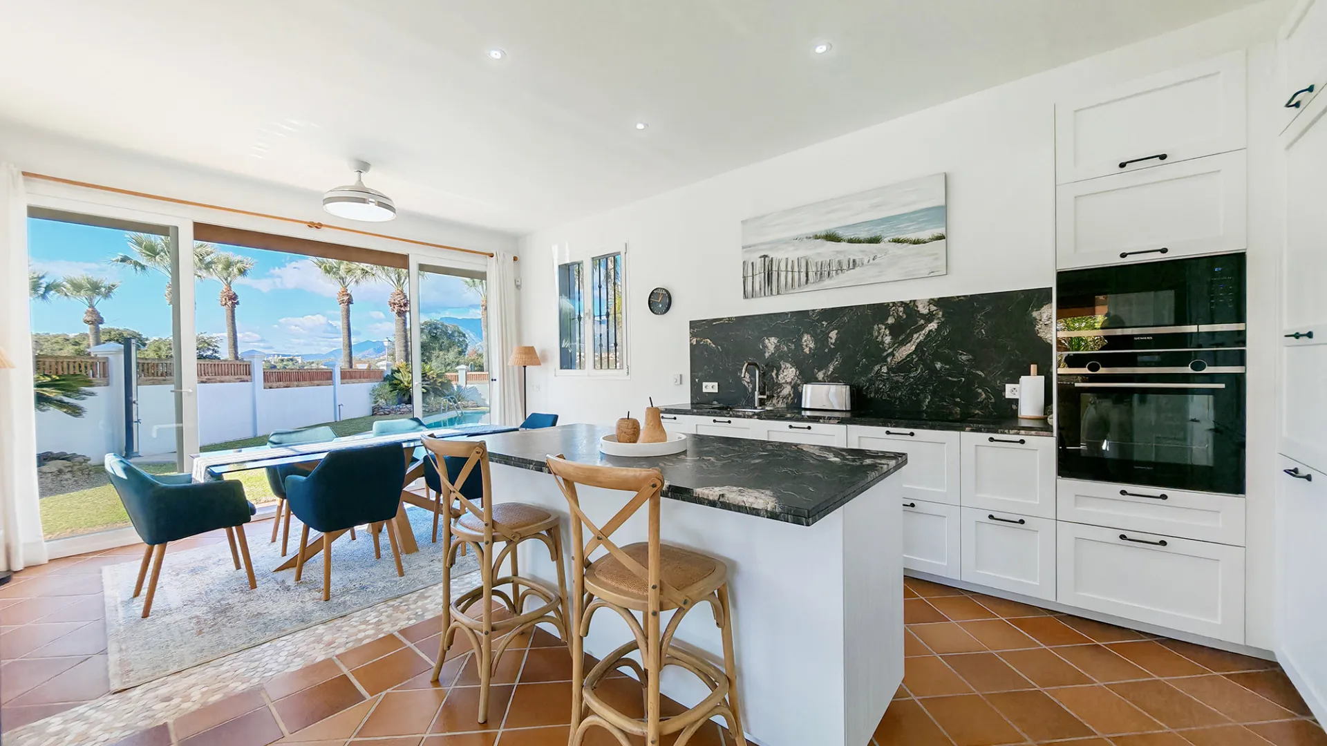 Villa in Las Chapas for sale