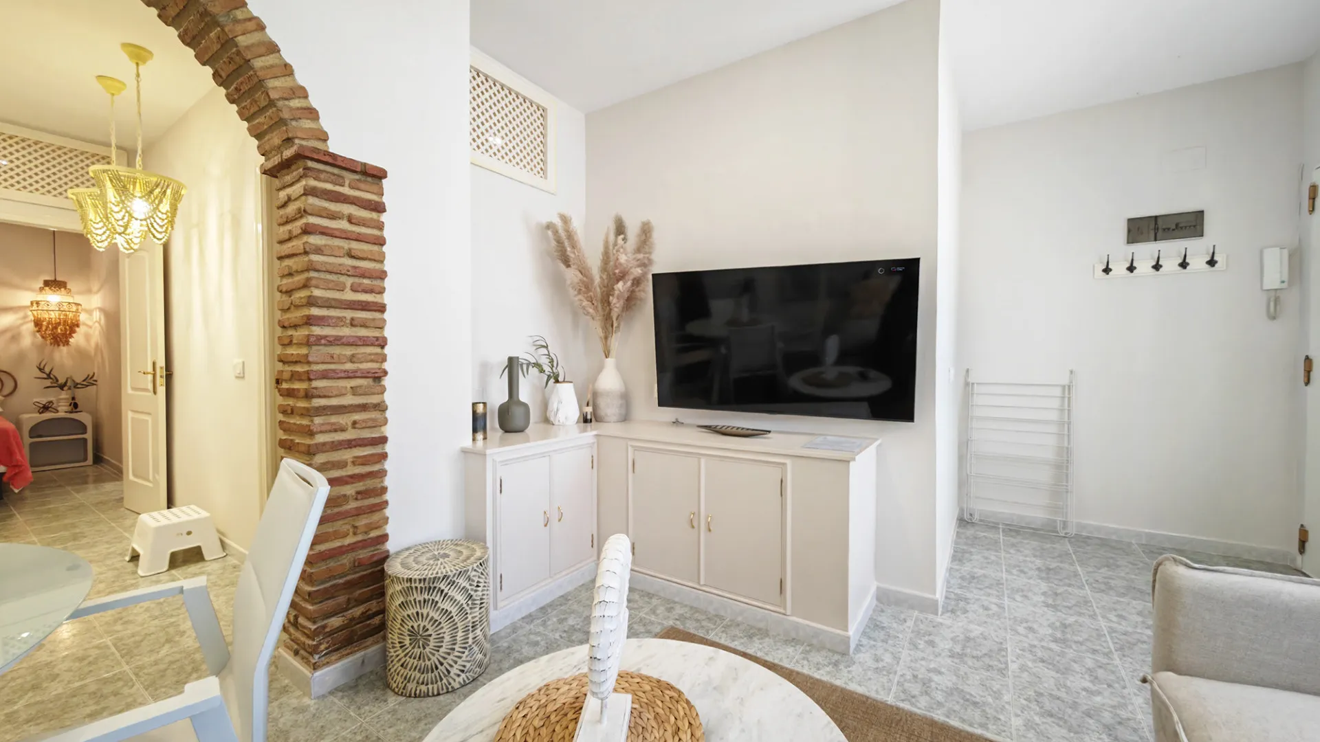 Apartamento planta baja con 2 dormitorios a la venta en Calahonda Playa