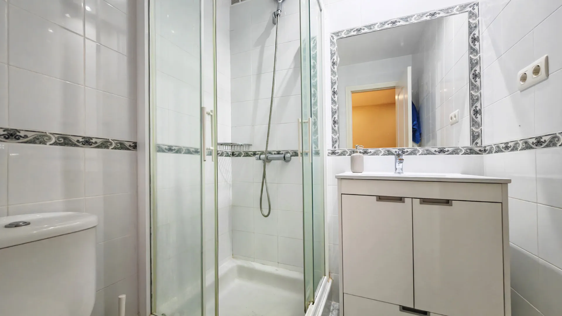 Apartamento planta baja con 2 dormitorios a la venta en Calahonda Playa