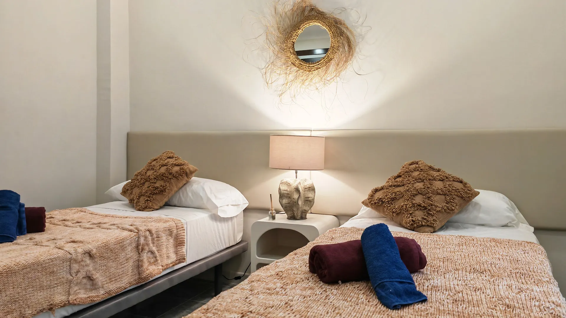 Apartamento planta baja con 2 dormitorios a la venta en Calahonda Playa