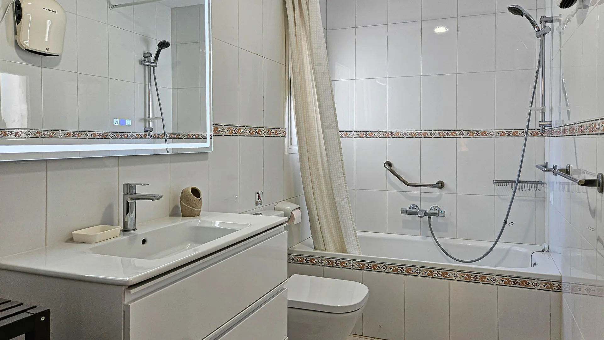 Se vende villa en Riviera del Sol de 4 dormitorios