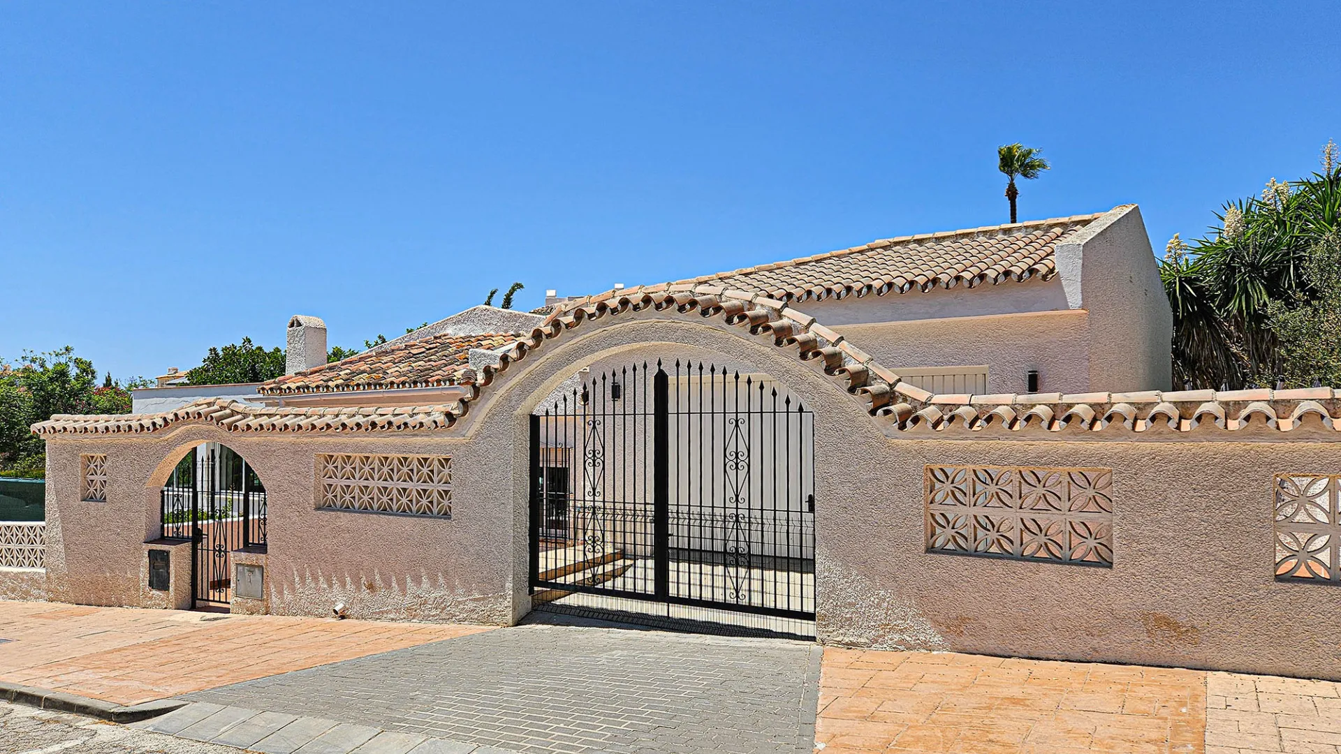 Se vende villa en Riviera del Sol de 4 dormitorios