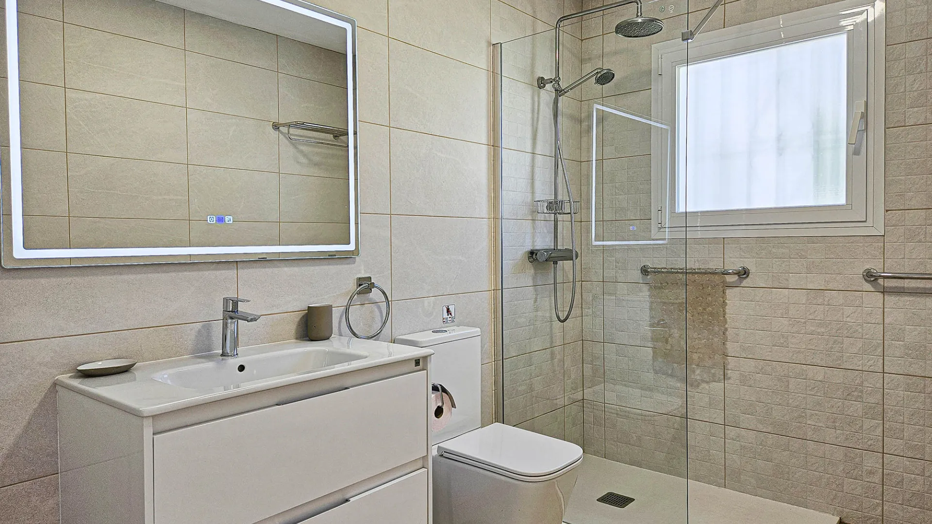 Se vende villa en Riviera del Sol de 4 dormitorios