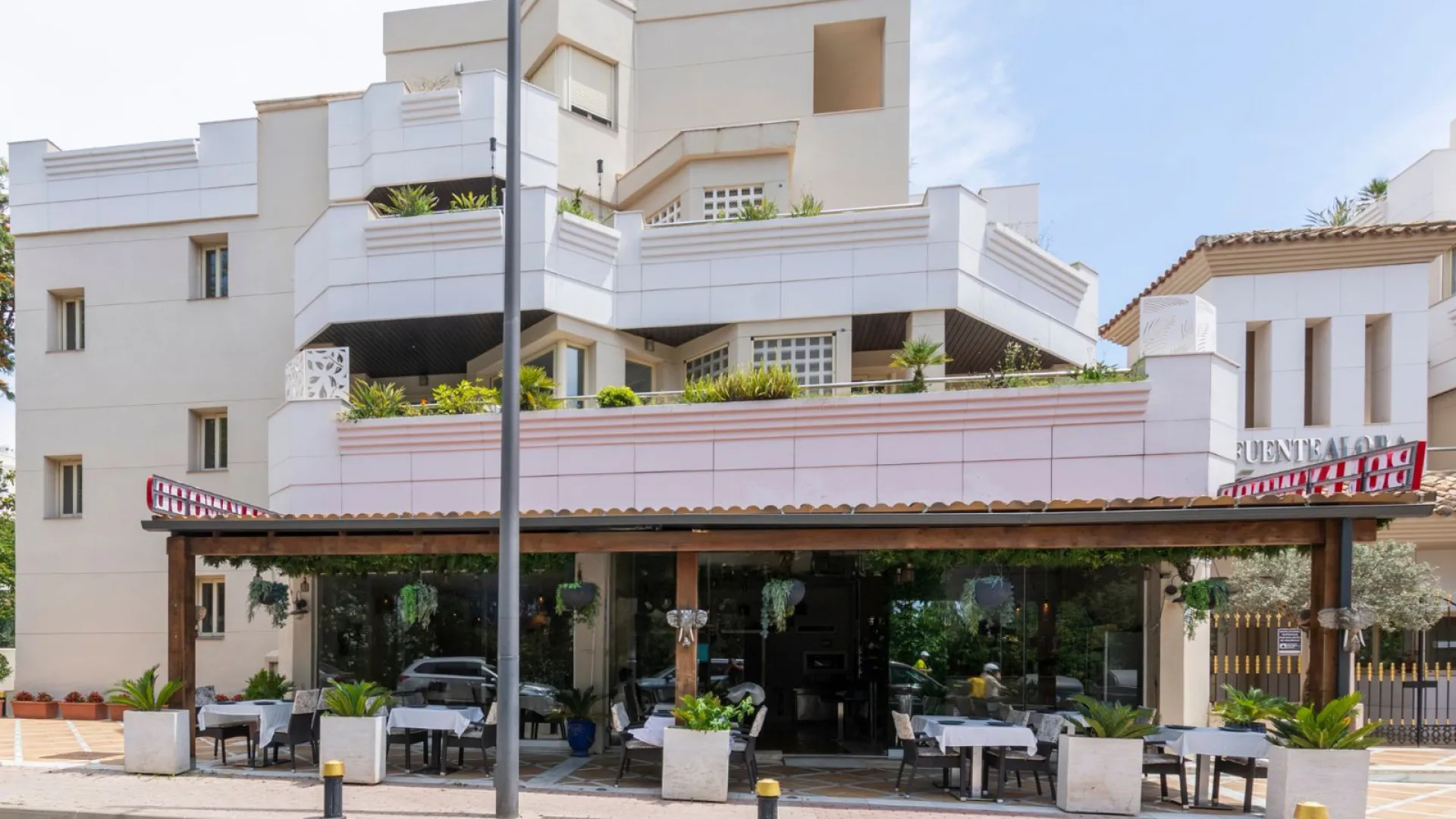 Nueva Andalucia restaurant for sale