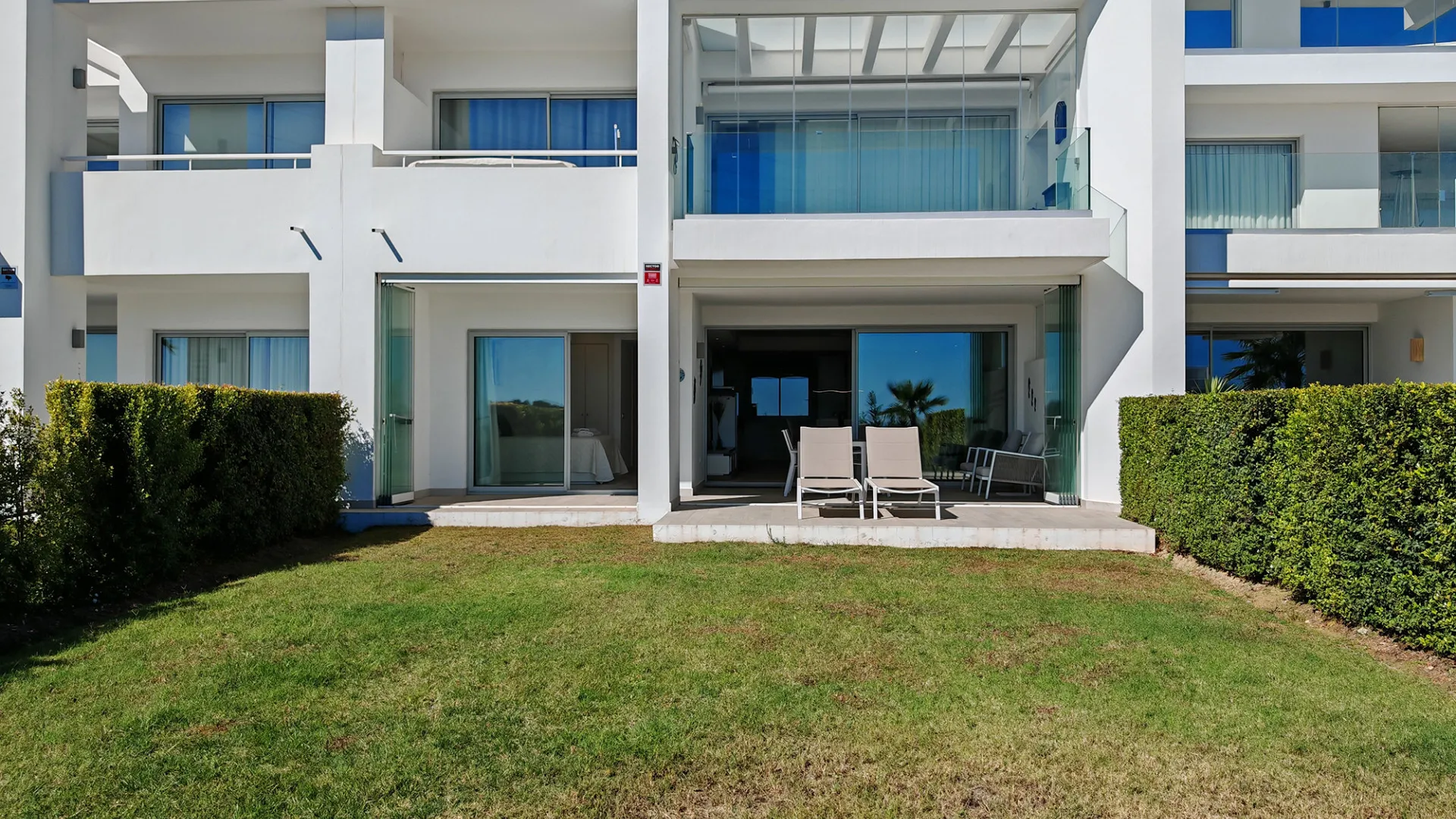 For sale ground floor apartment in Alcazaba Lagoon with 2 bedrooms