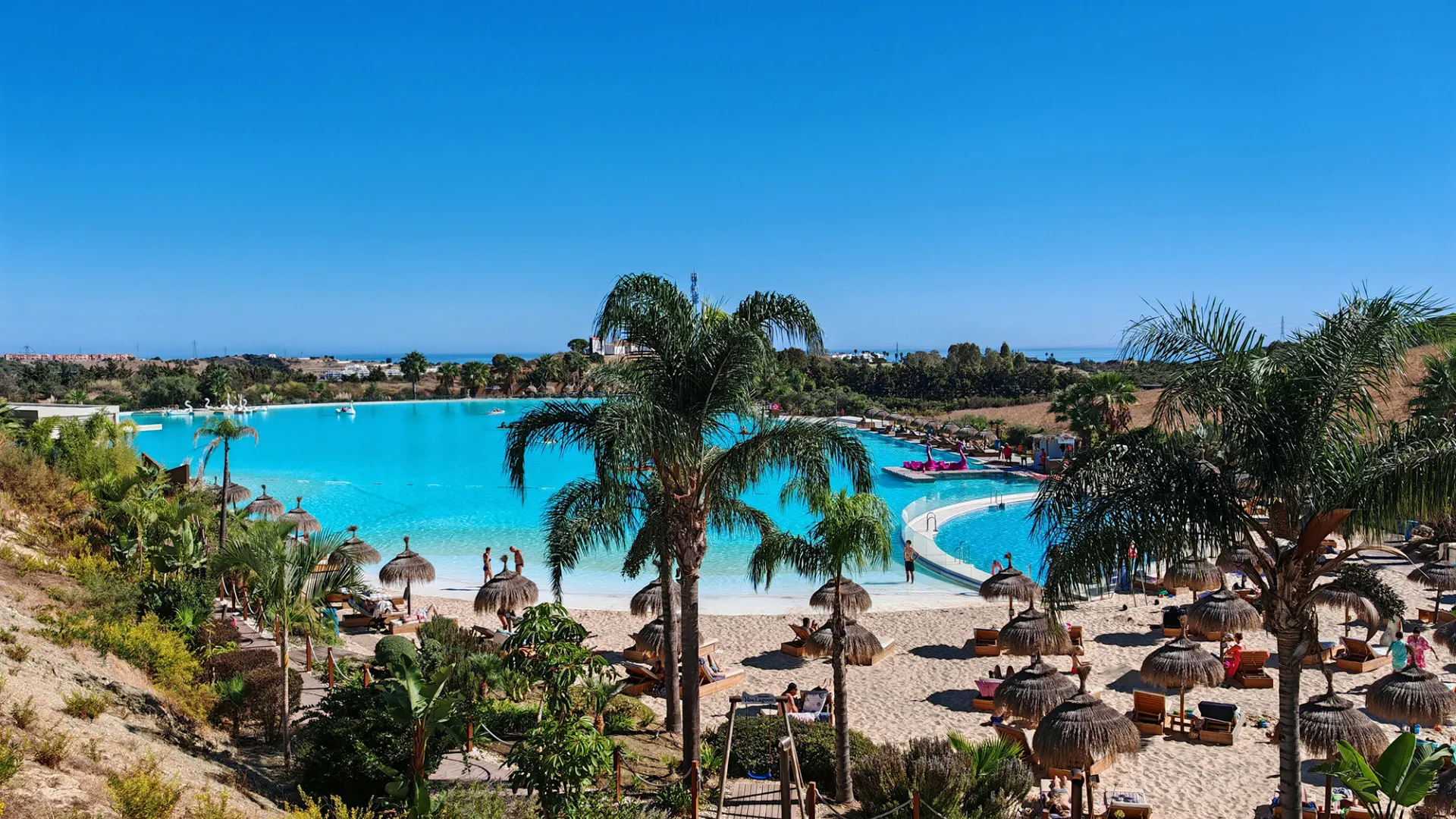 For sale ground floor apartment in Alcazaba Lagoon with 2 bedrooms