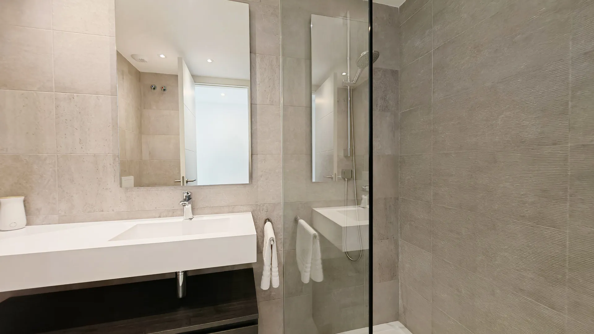 For sale ground floor apartment in Alcazaba Lagoon with 2 bedrooms