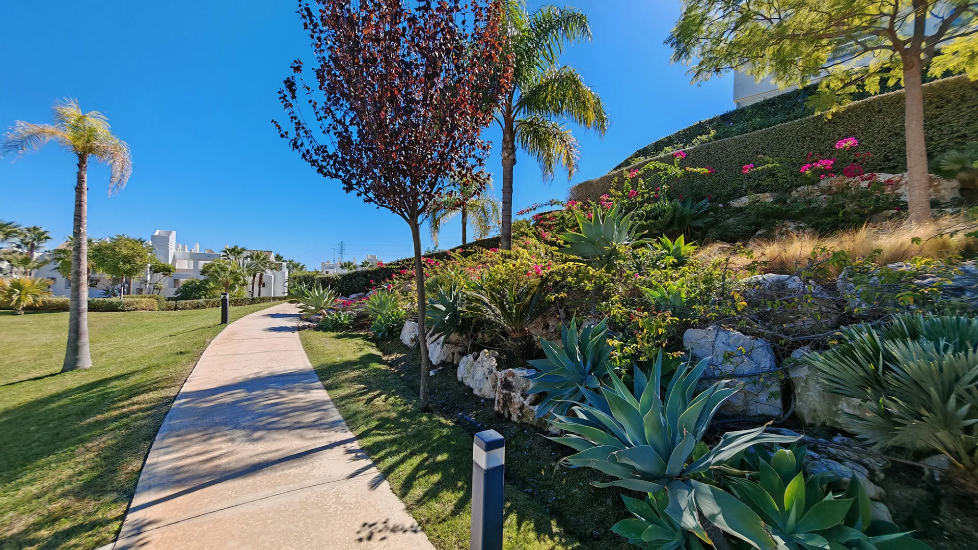 For sale ground floor apartment in Alcazaba Lagoon with 2 bedrooms