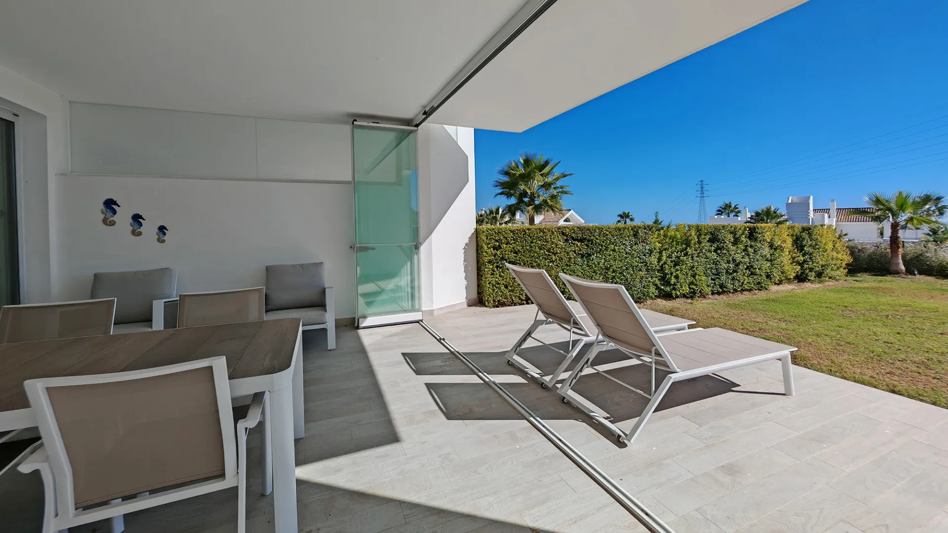 For sale ground floor apartment in Alcazaba Lagoon with 2 bedrooms