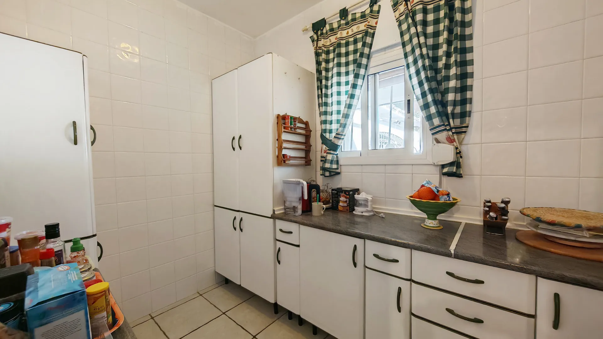 Marbella Ciudad, villa a la venta con 12 dormitorios