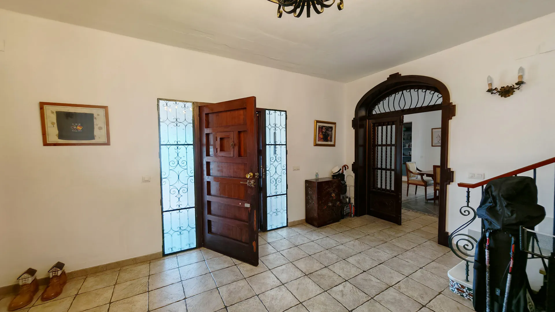 Marbella Ciudad, villa a la venta con 12 dormitorios