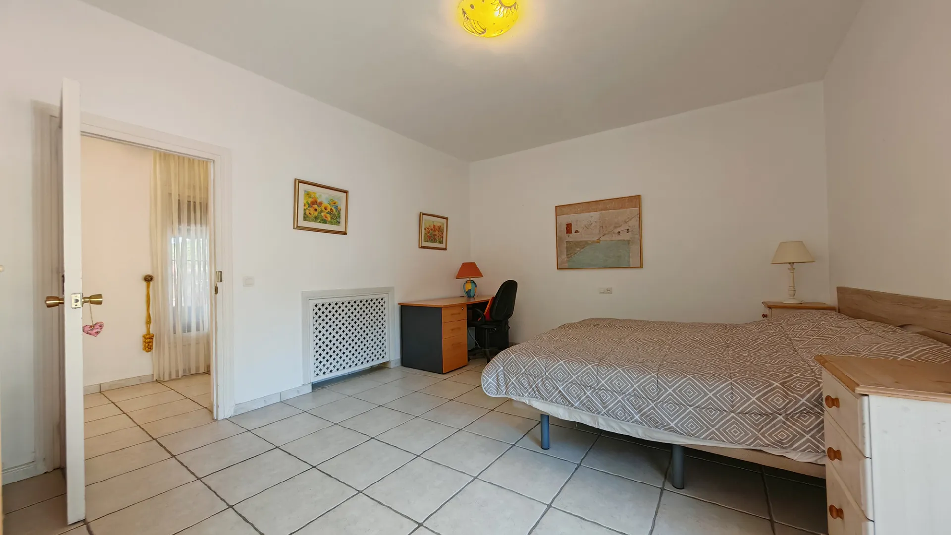 Marbella Ciudad, villa a la venta con 12 dormitorios