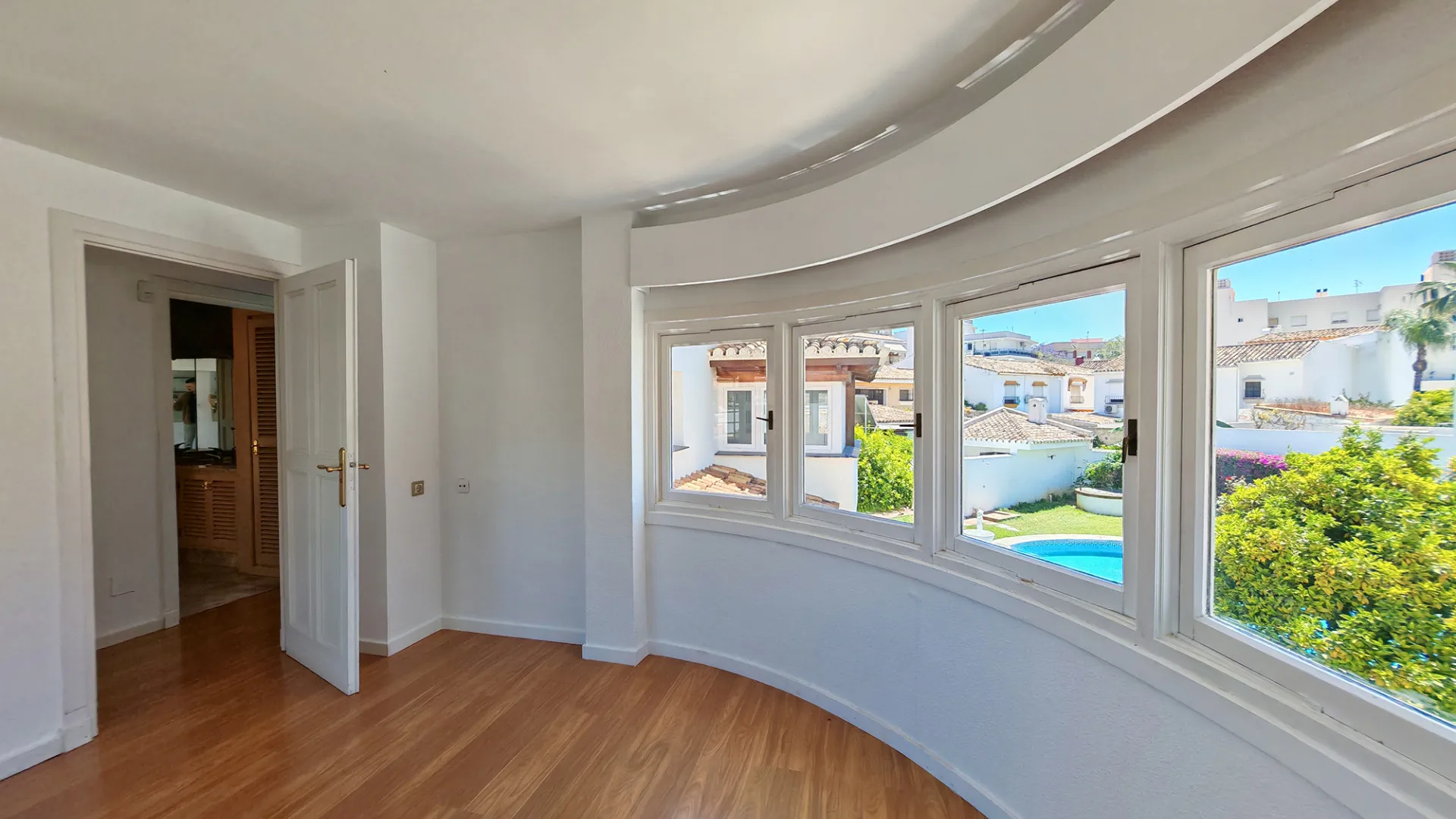 4 bedrooms villa in Fuengirola for sale