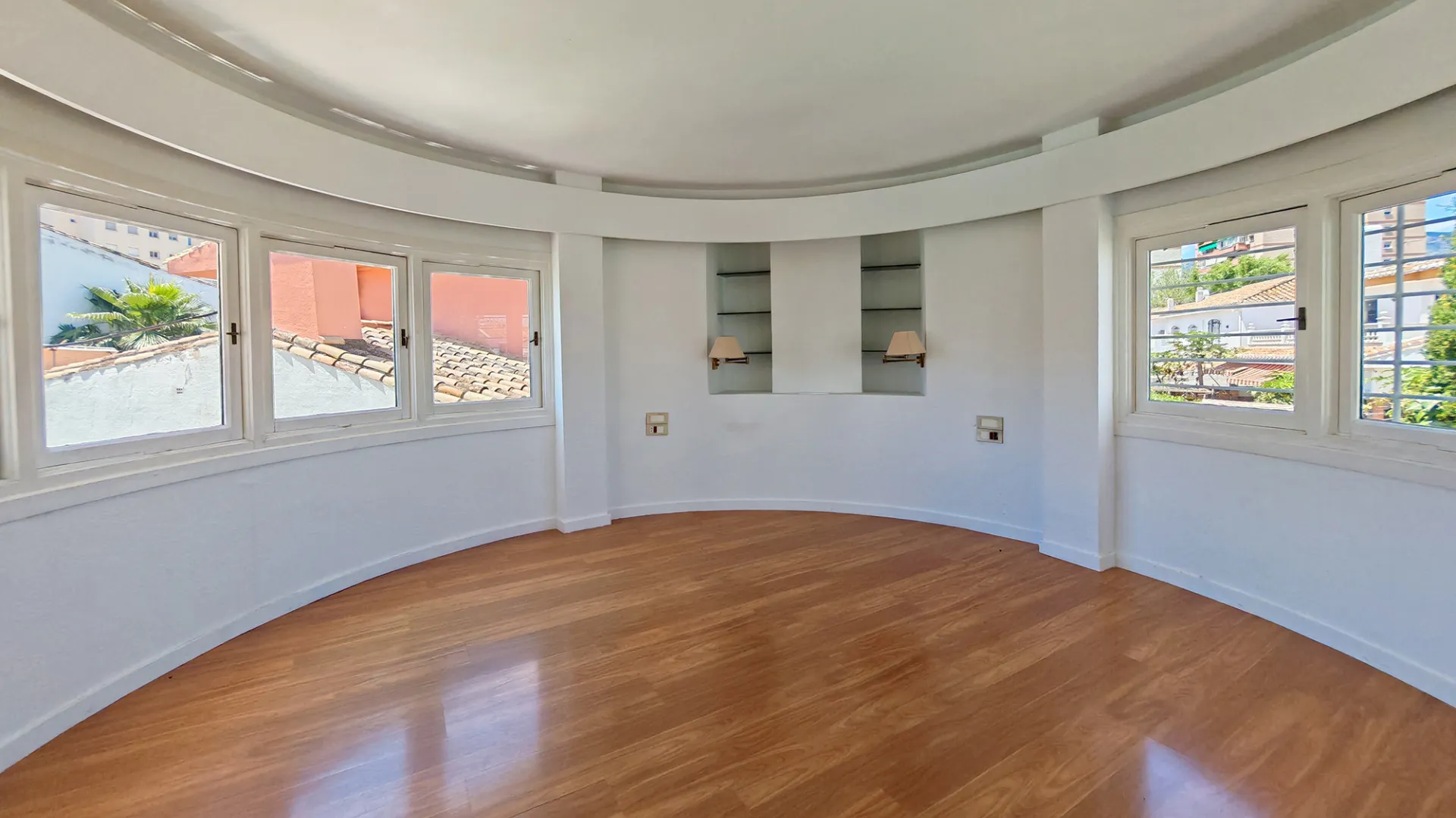 4 bedrooms villa in Fuengirola for sale