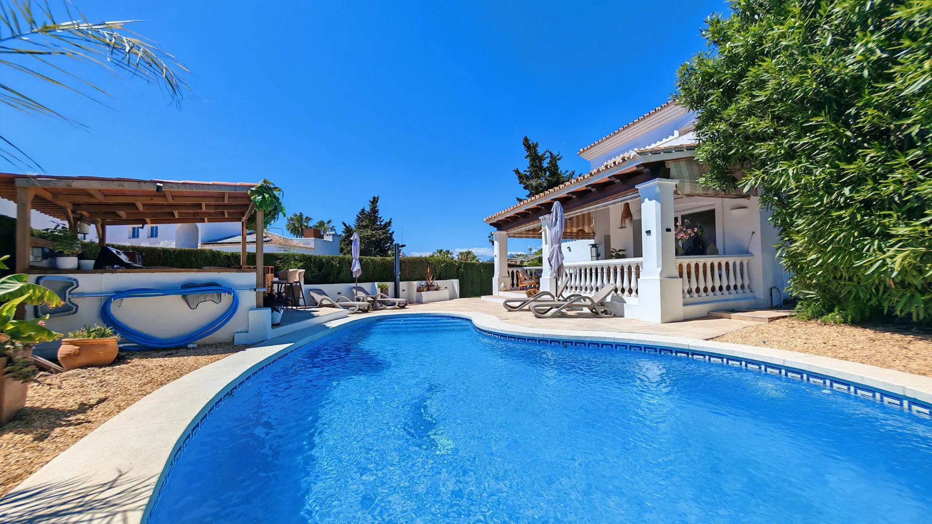 Villa for sale in Calahonda