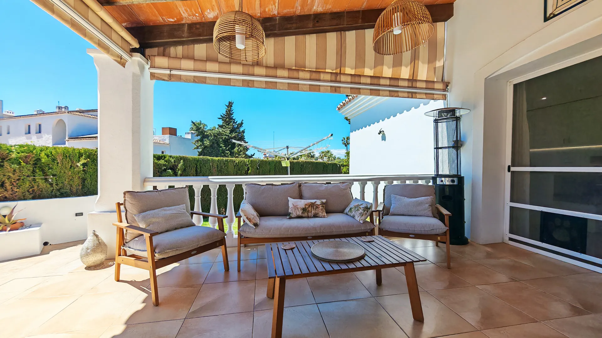 Villa for sale in Calahonda